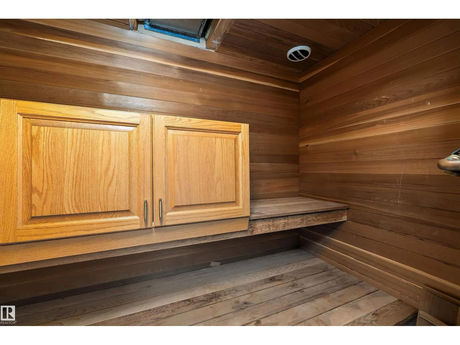1511 LAKESIDE GR