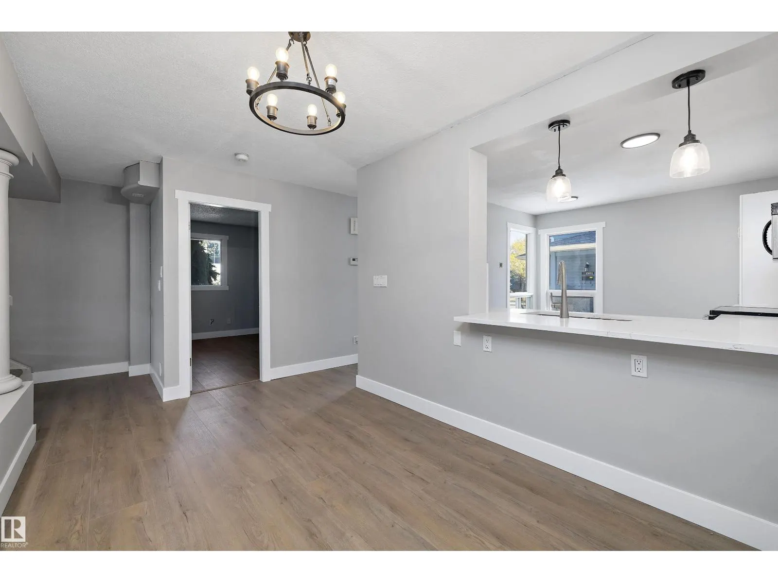 1511 LAKESIDE GR
