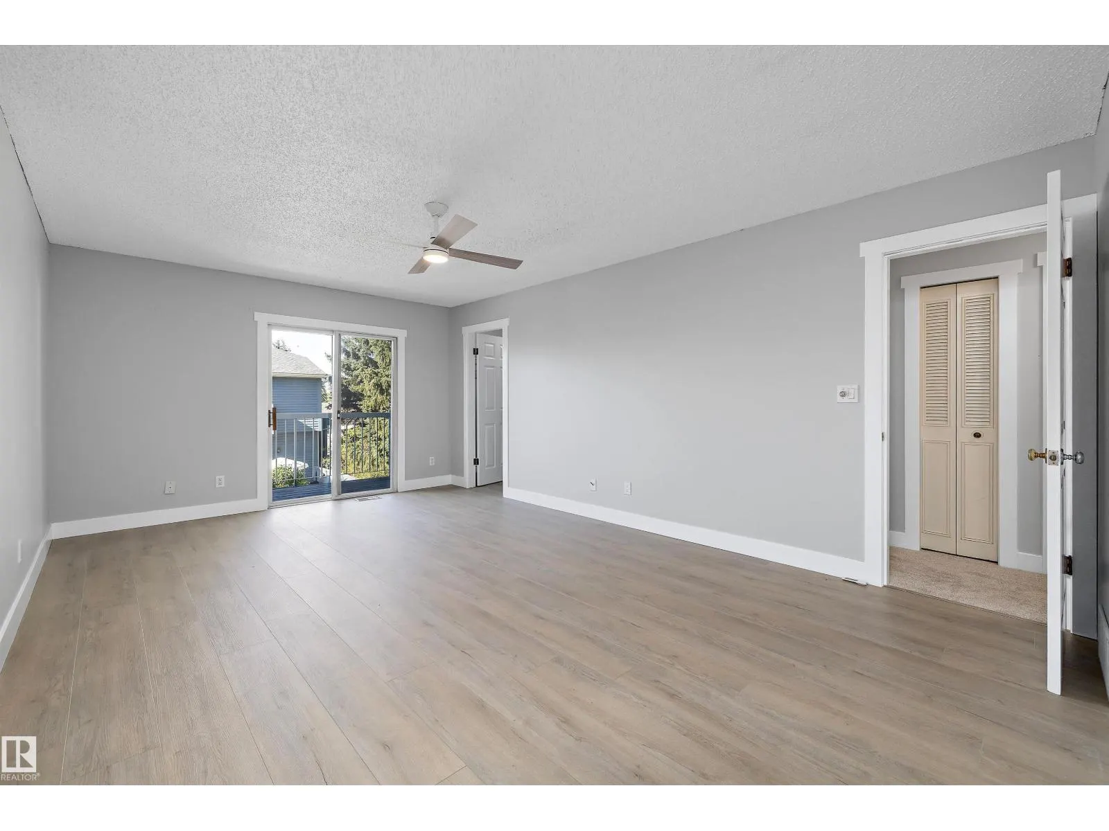1511 LAKESIDE GR