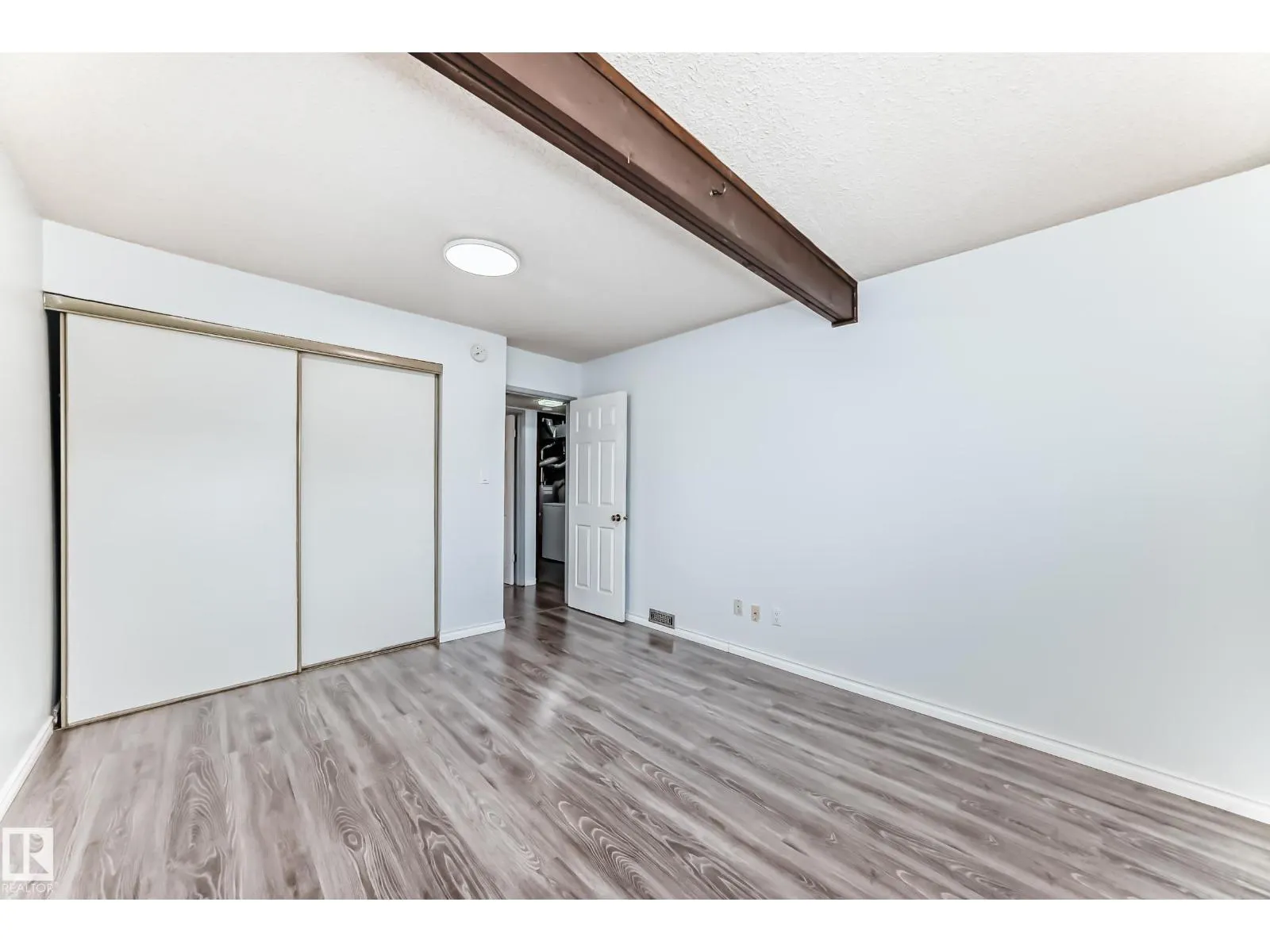 8 NORTHWOODS VG NW