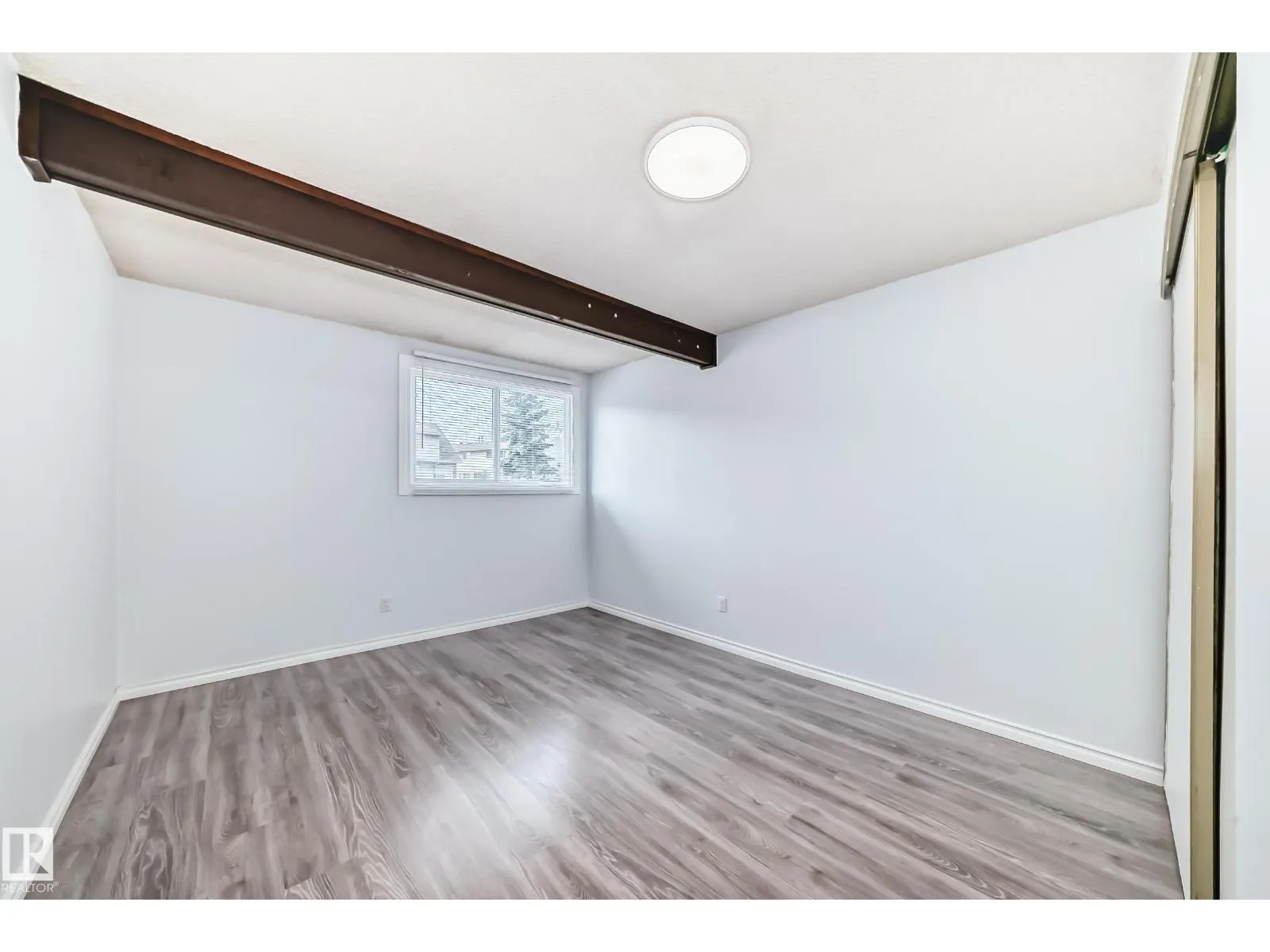 8 NORTHWOODS VG NW