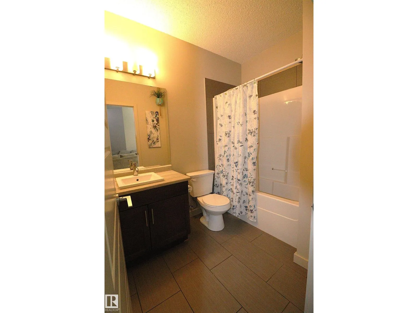 #110 1144 ADAMSON DR SW