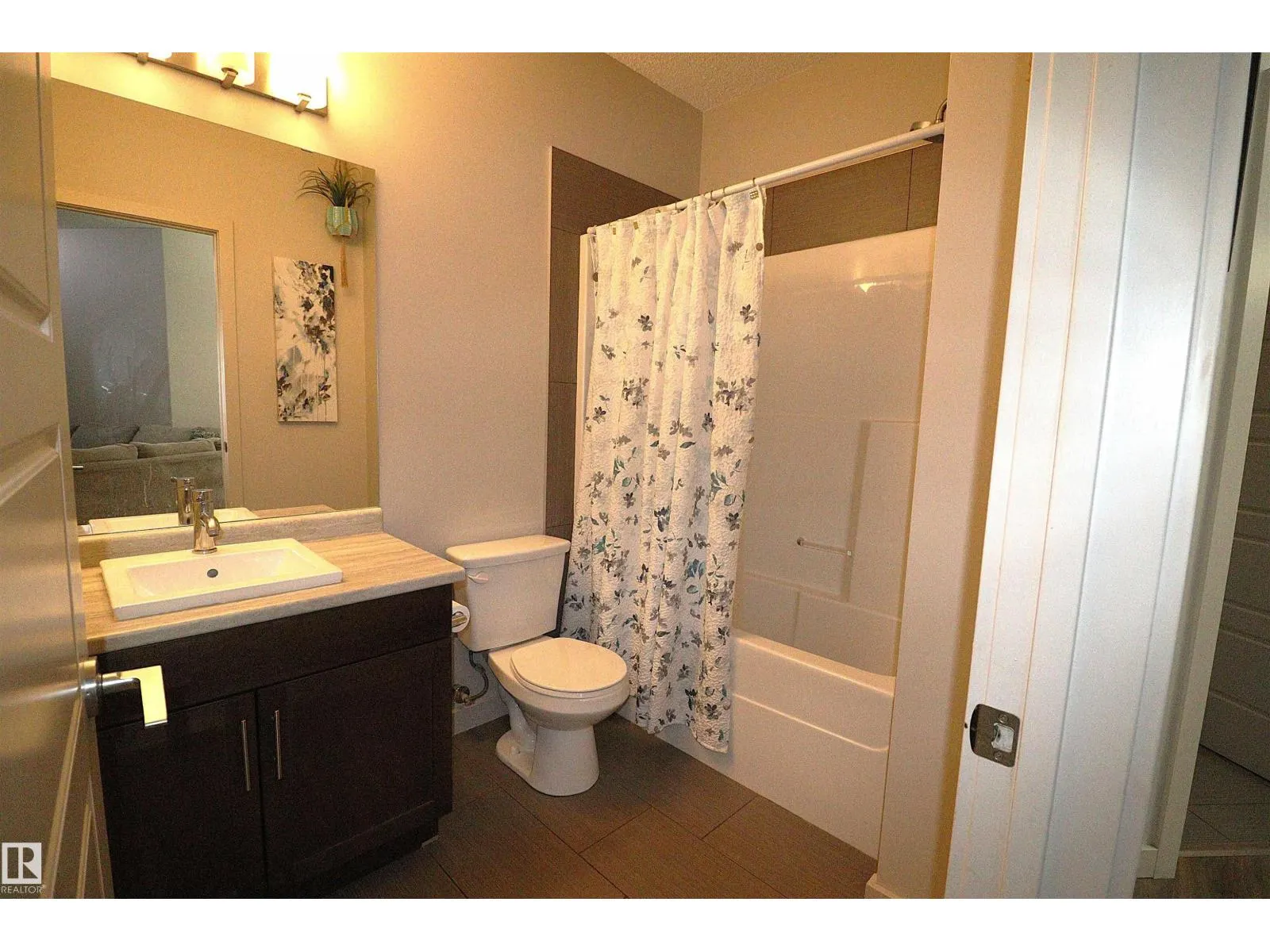 #110 1144 ADAMSON DR SW
