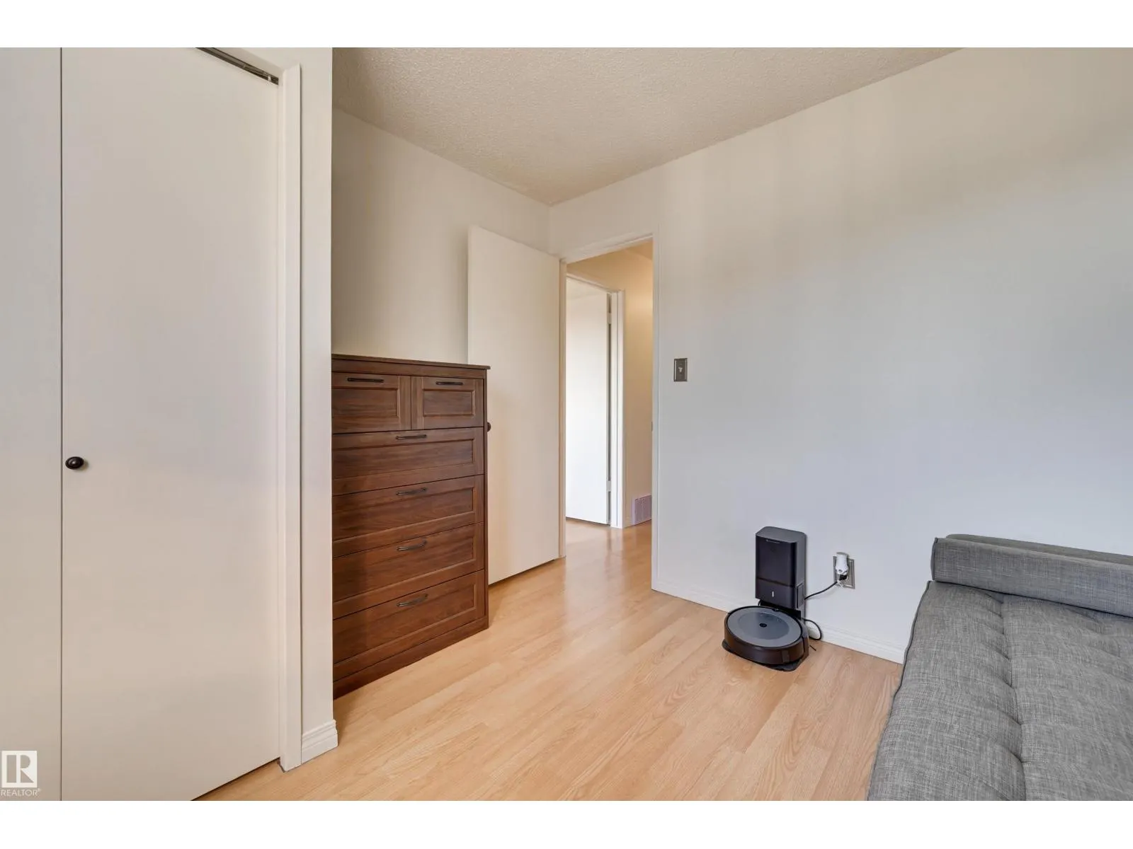 14703 35 ST NW