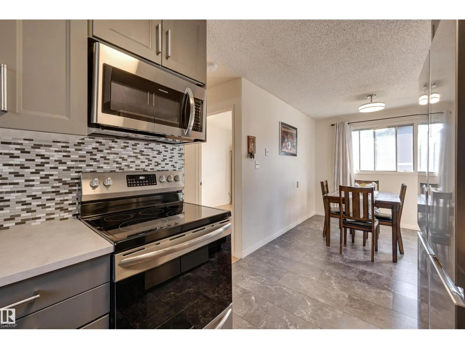 14703 35 ST NW