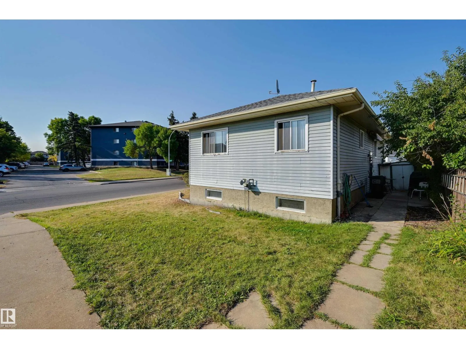 14703 35 ST NW