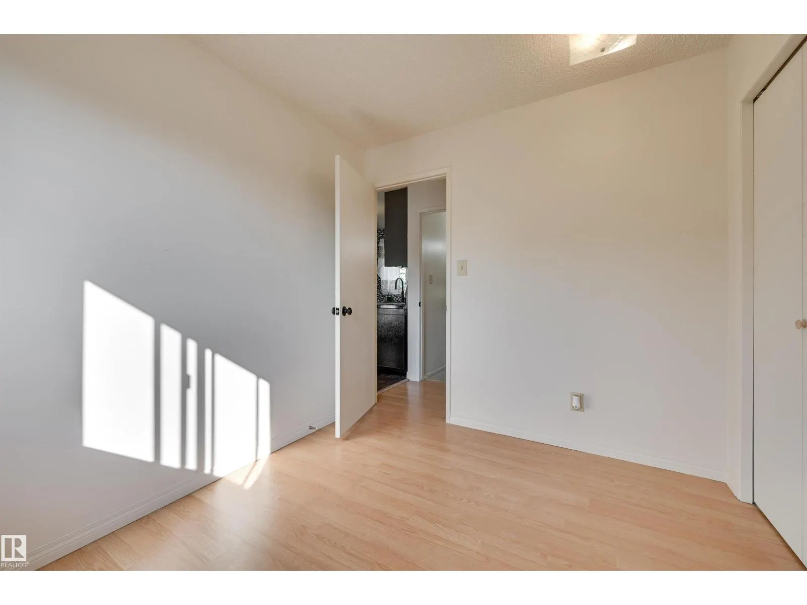 14703 35 ST NW
