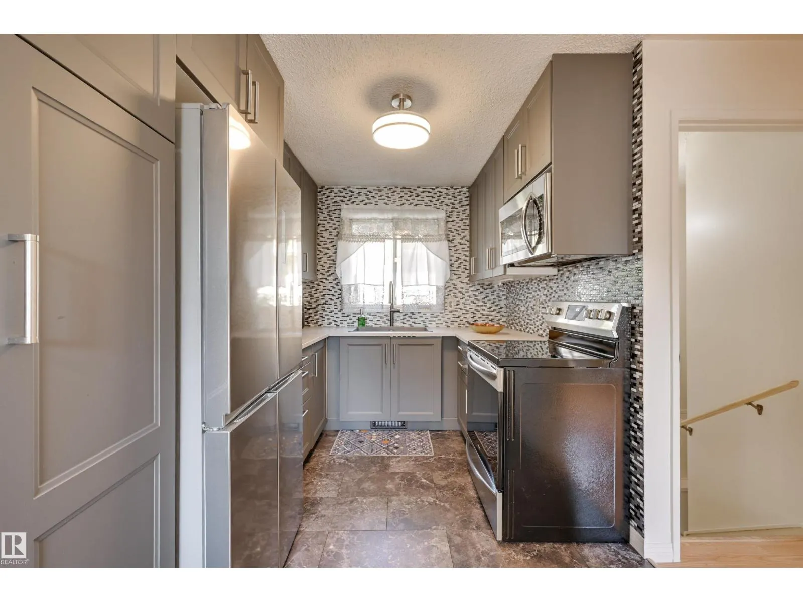 14703 35 ST NW
