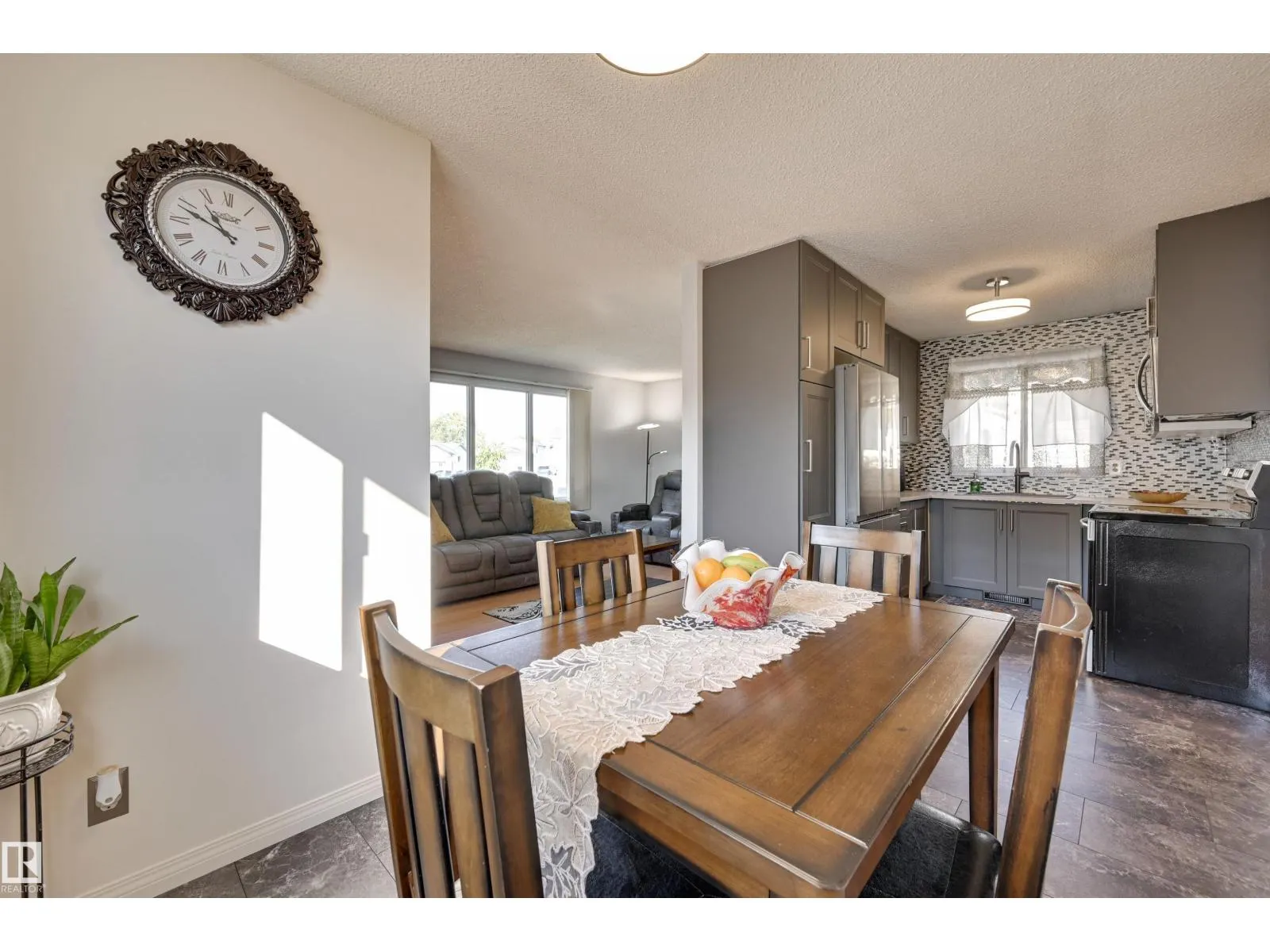 14703 35 ST NW
