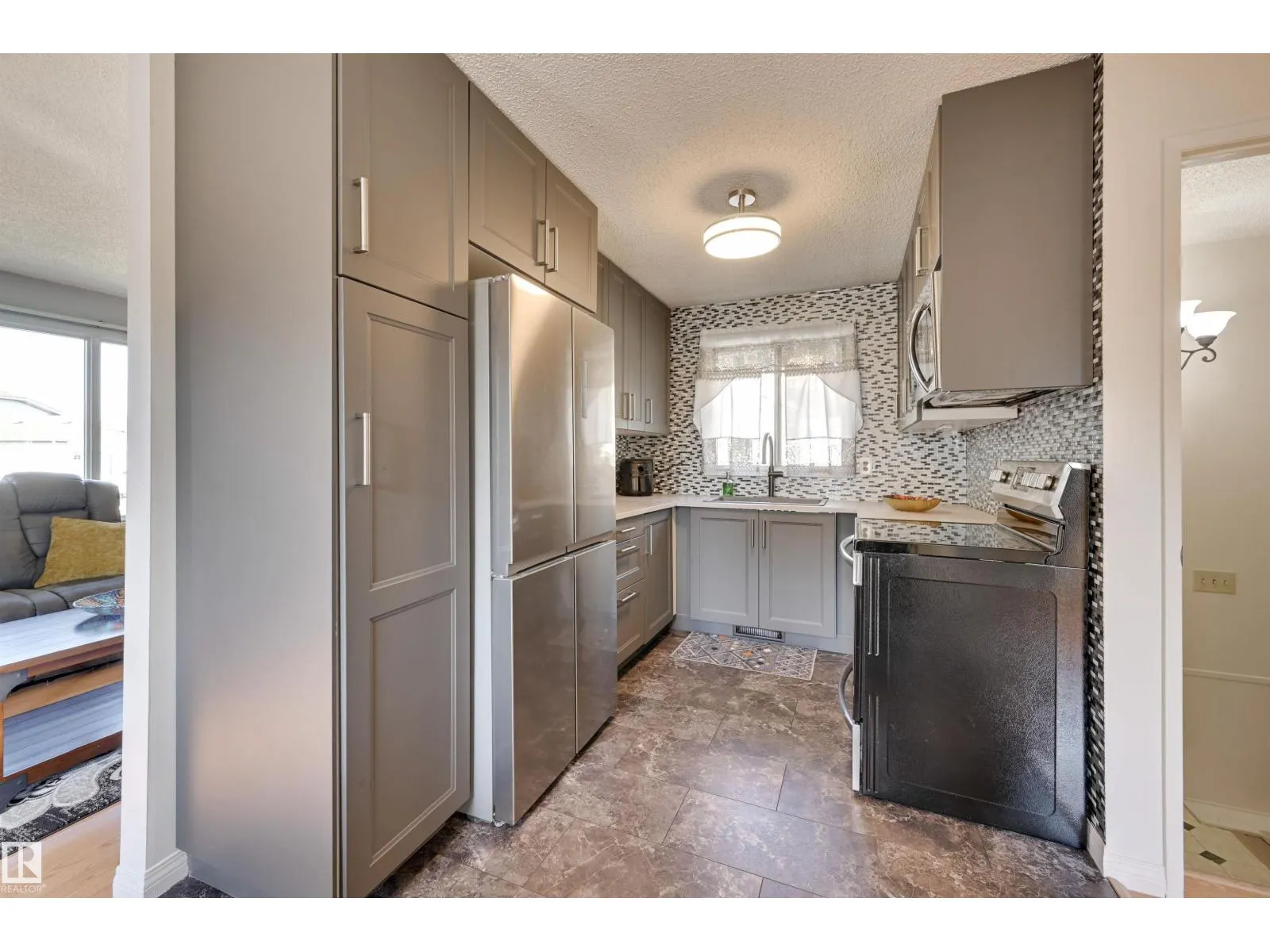 14703 35 ST NW
