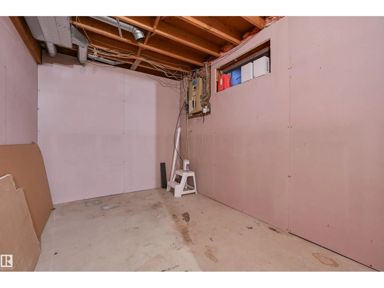 14703 35 ST NW