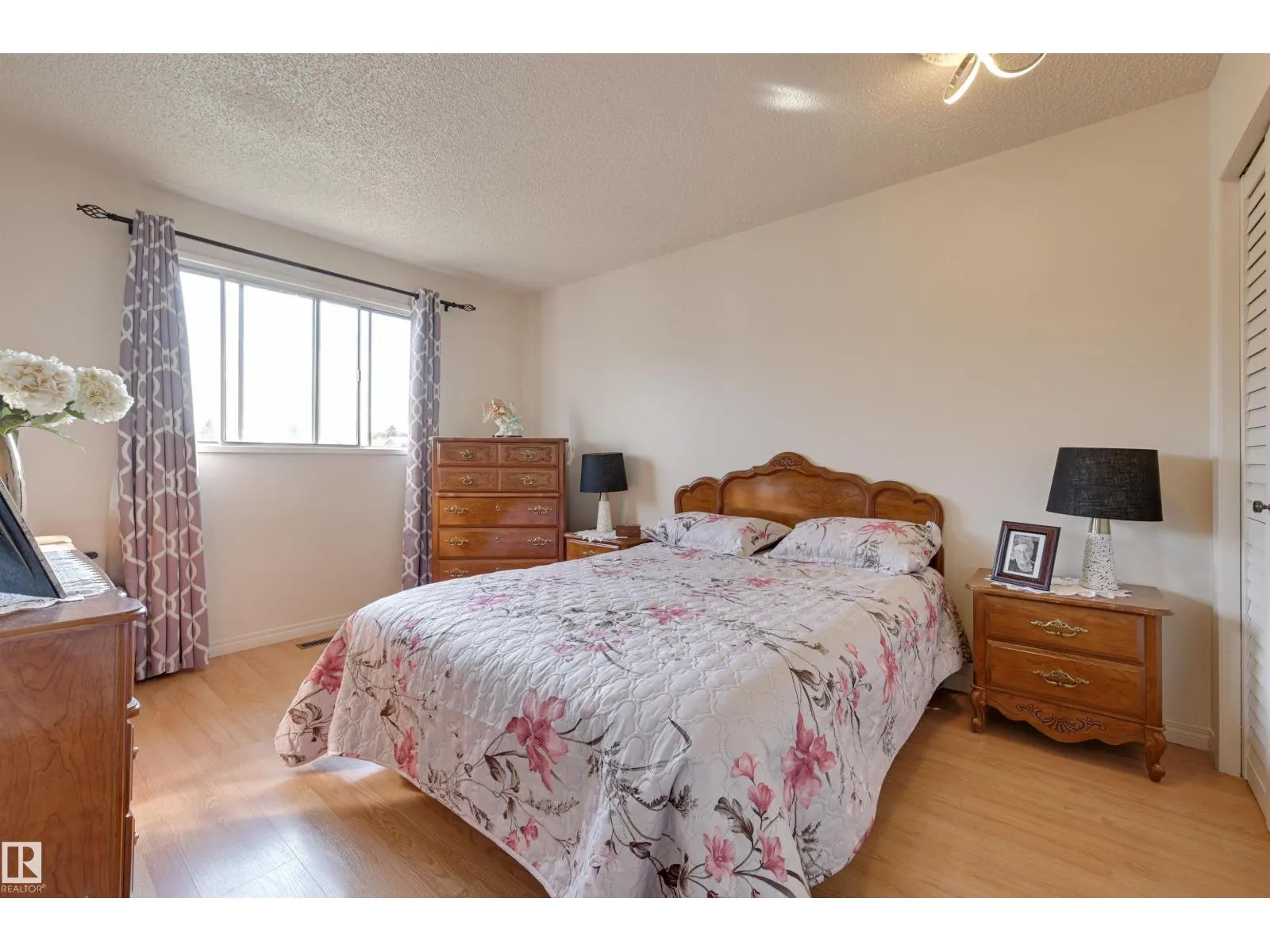 14703 35 ST NW