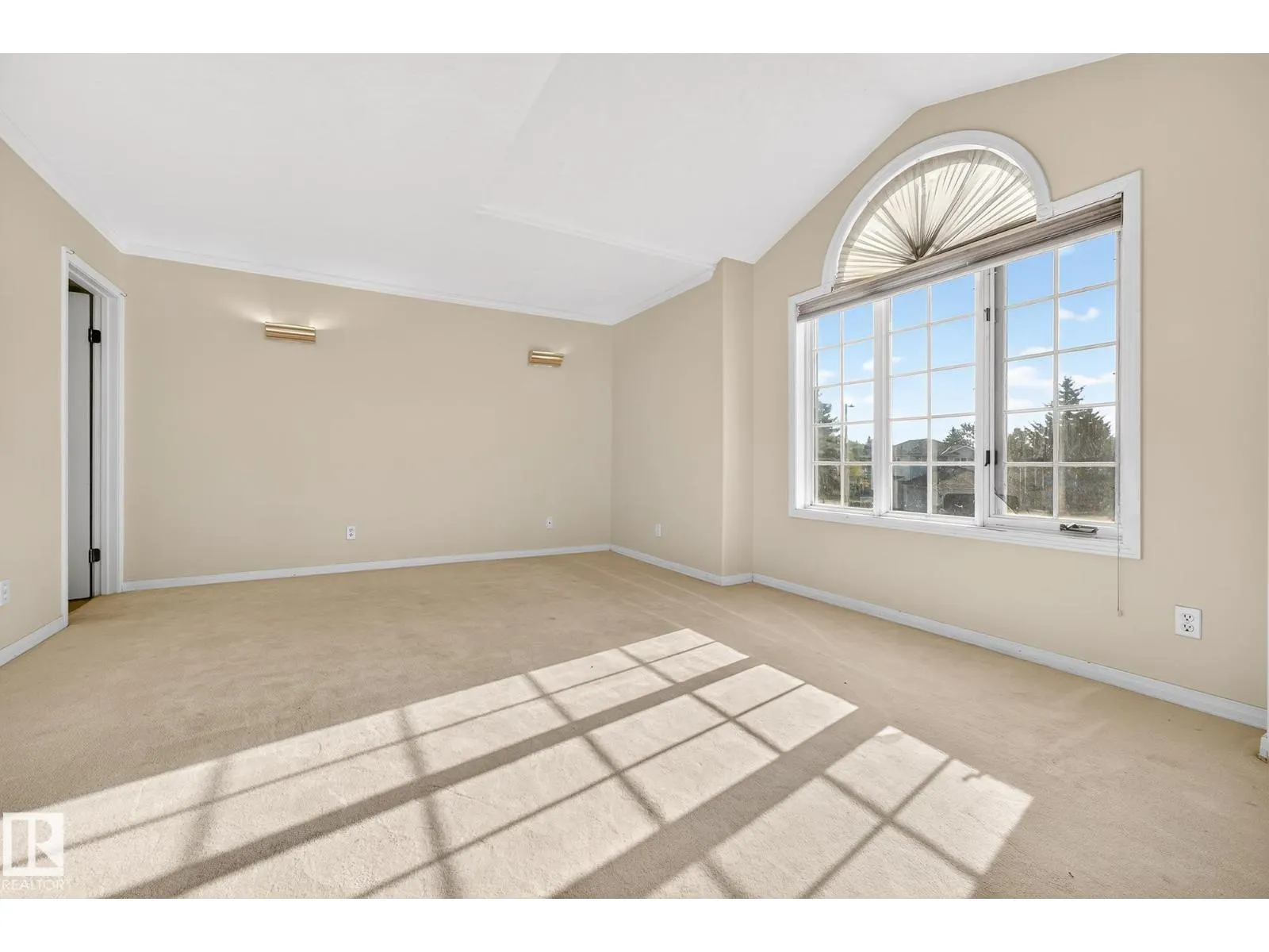 106 FARNELL CL NW