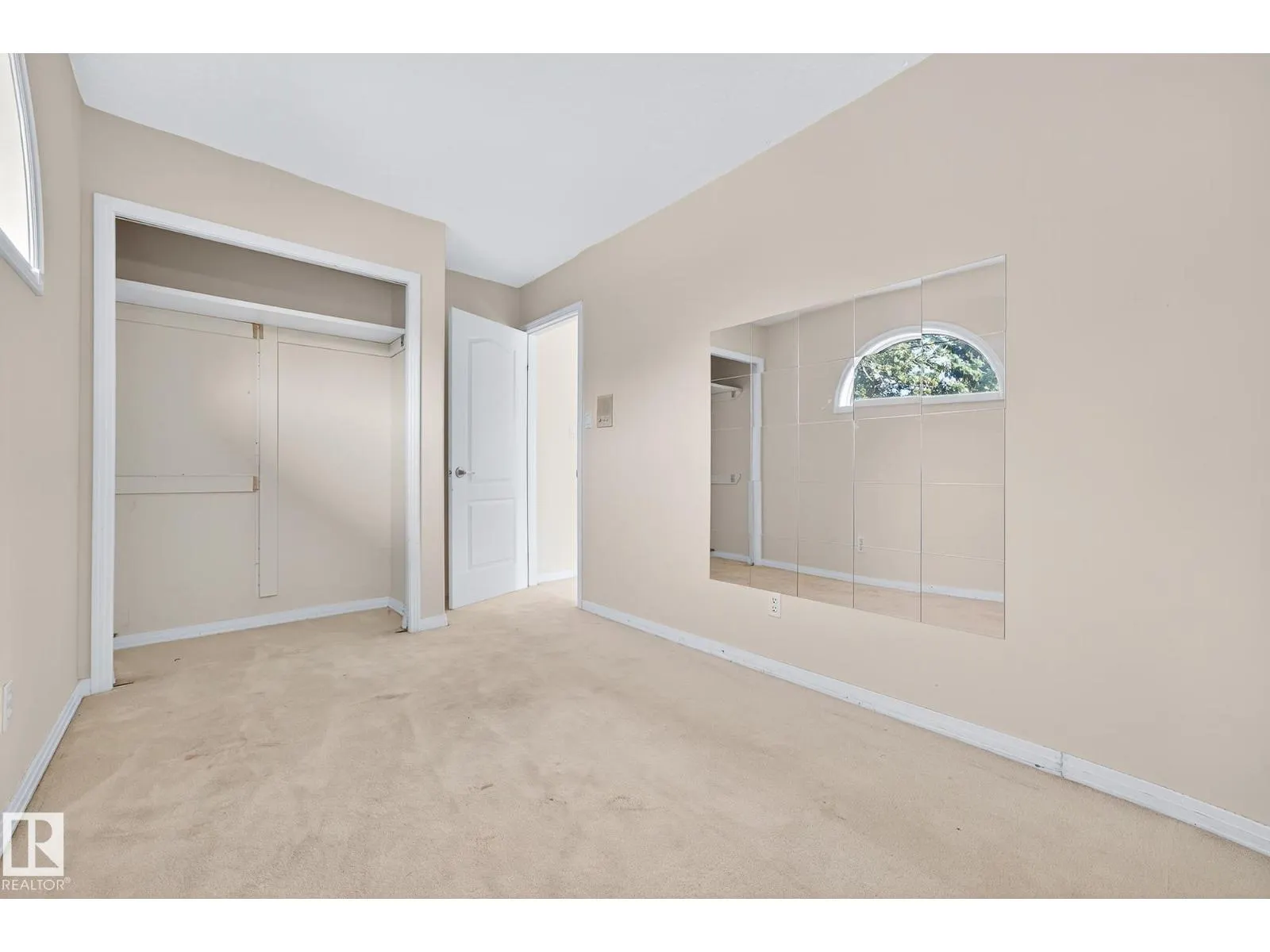 106 FARNELL CL NW