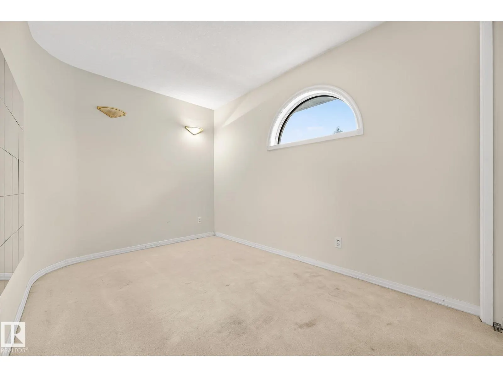 106 FARNELL CL NW