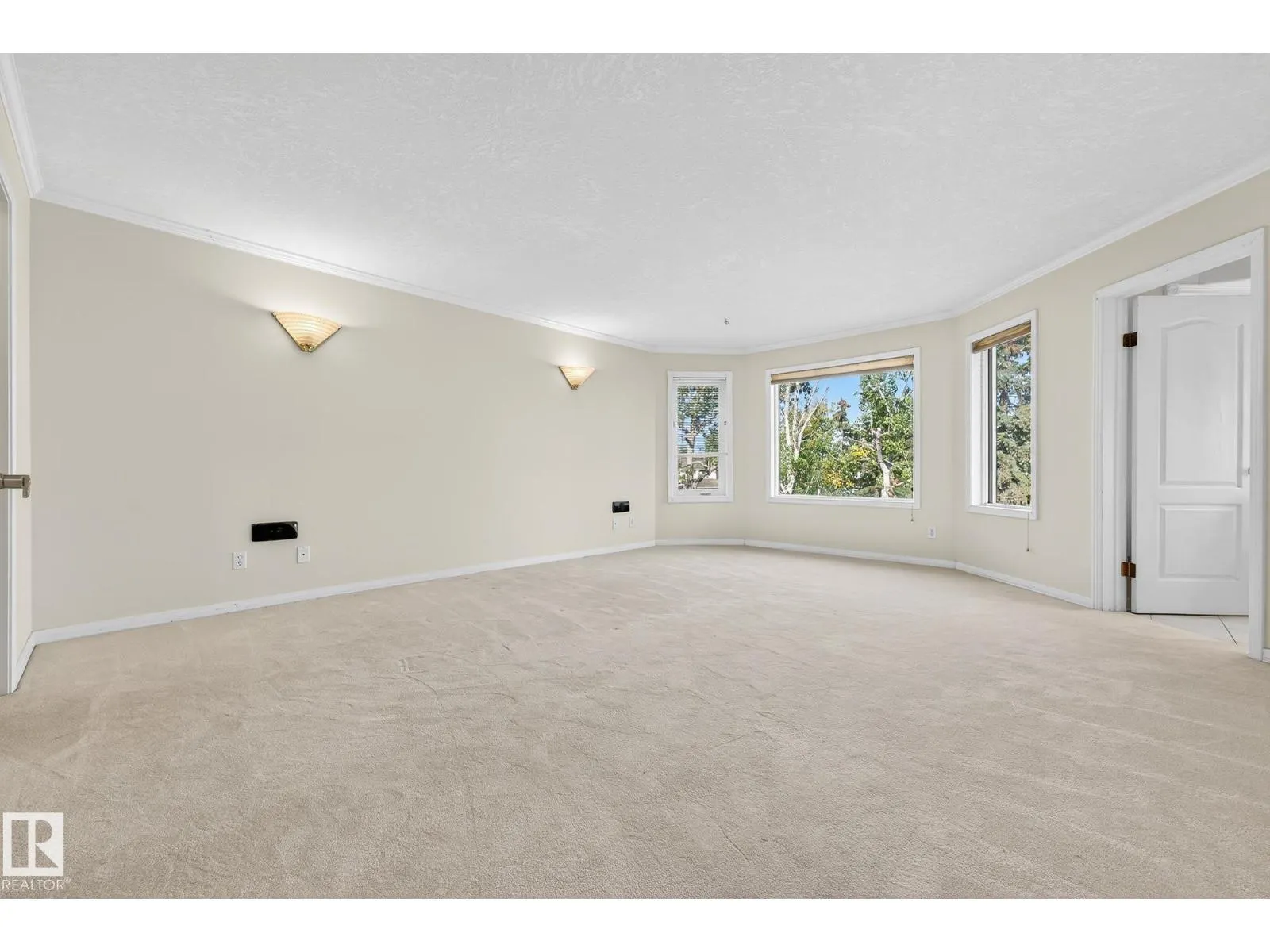 106 FARNELL CL NW