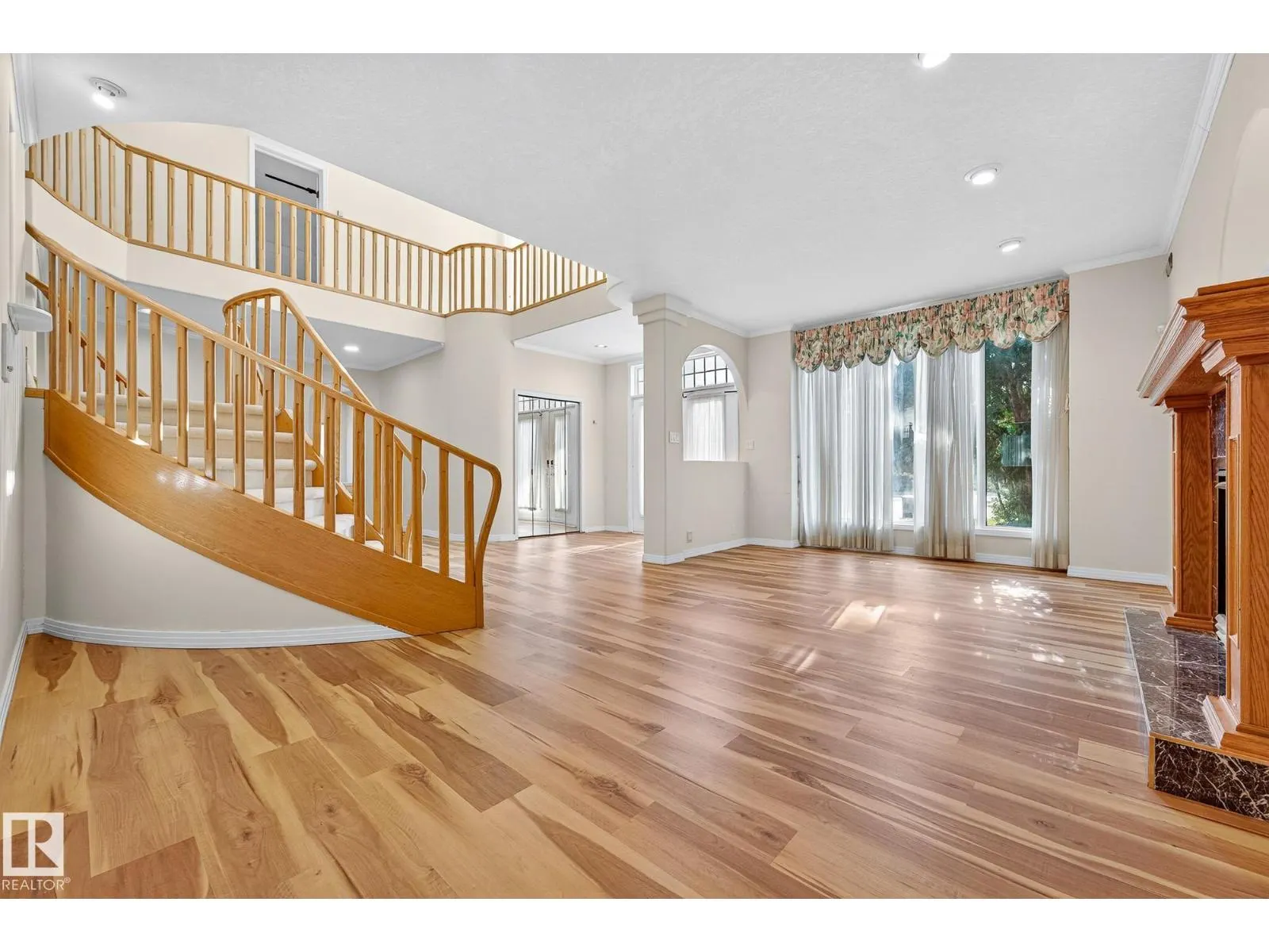 106 FARNELL CL NW