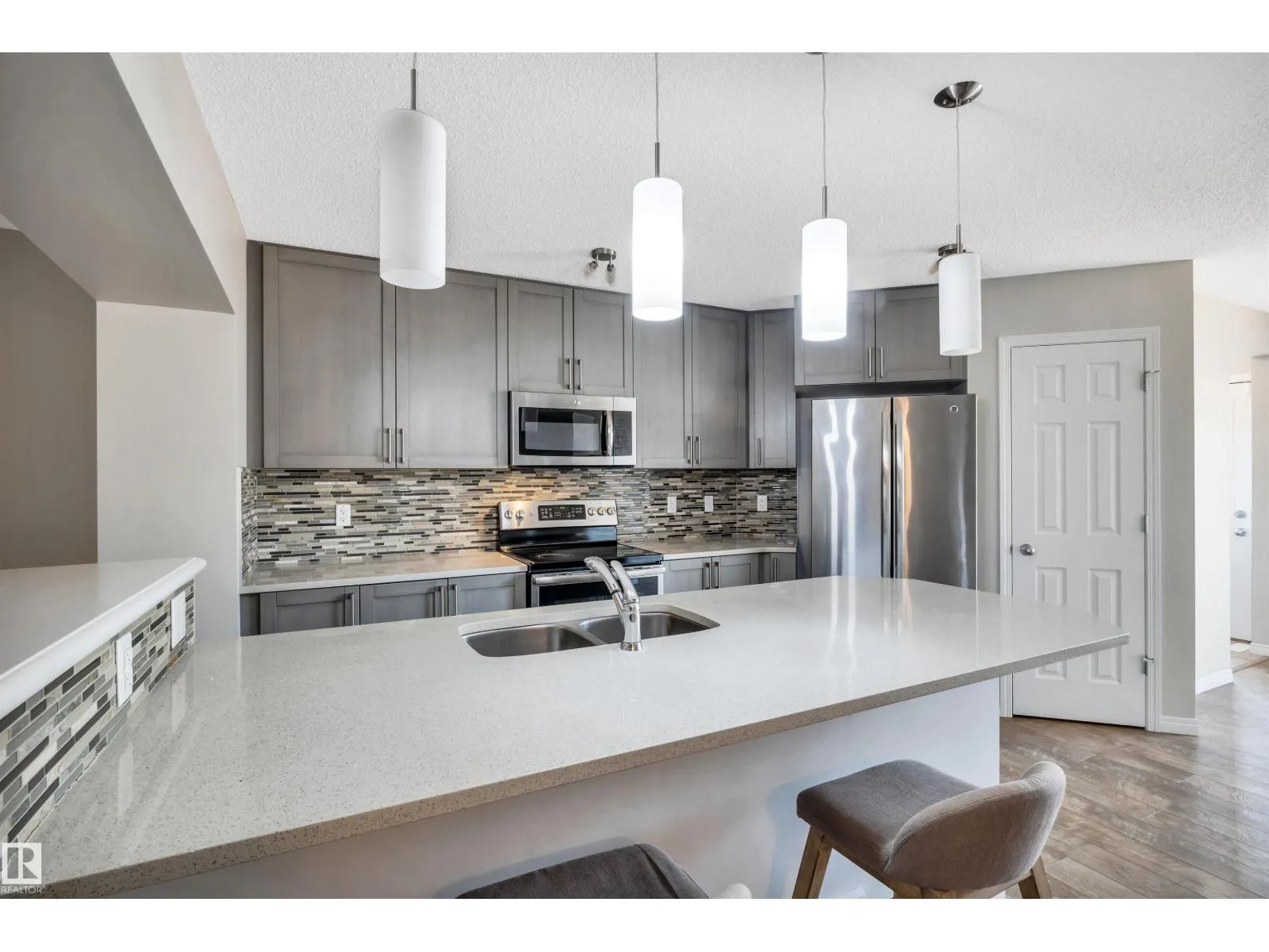 1271 CHAPPELLE BV SW