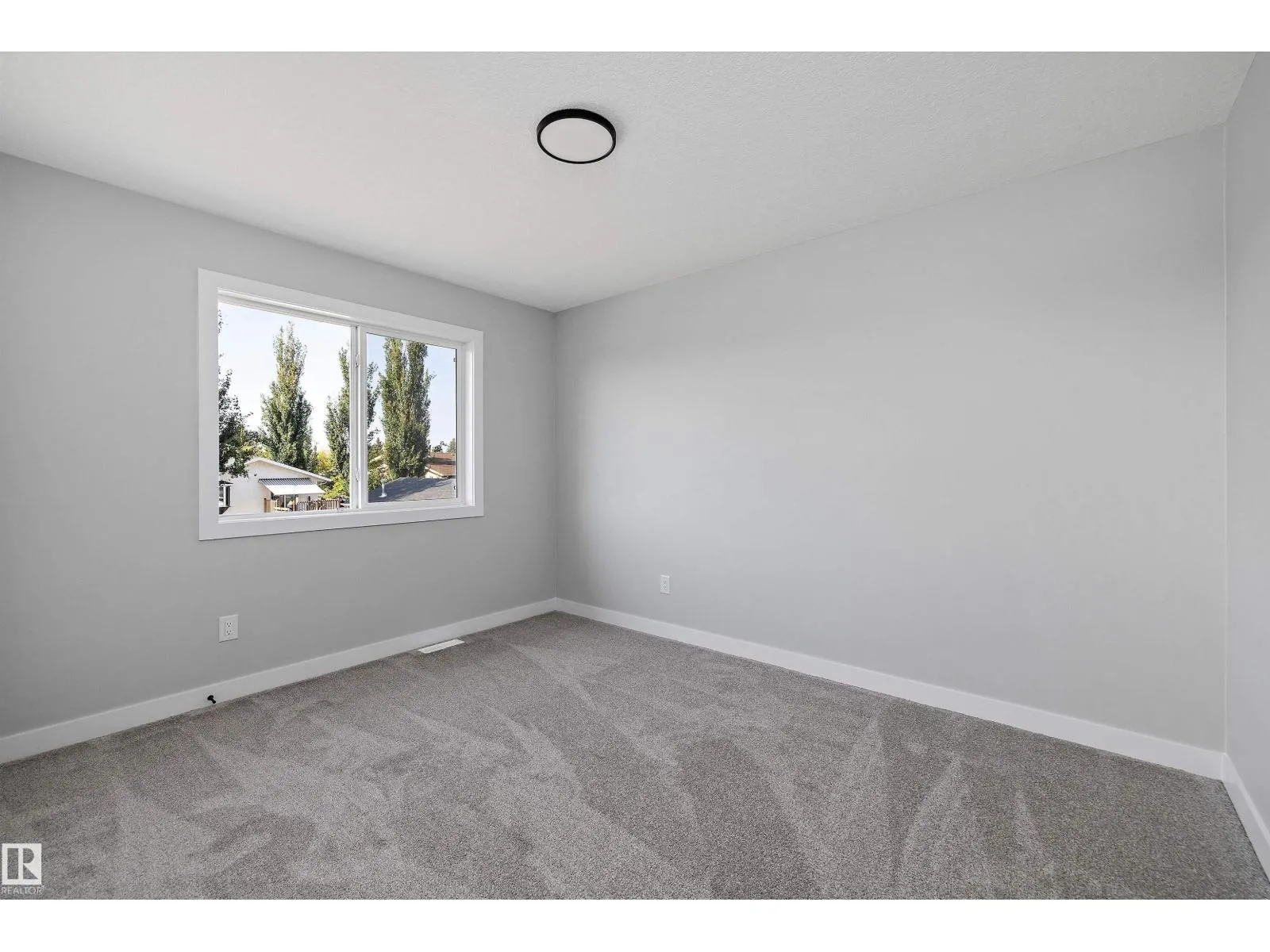 72 MAPLE CR