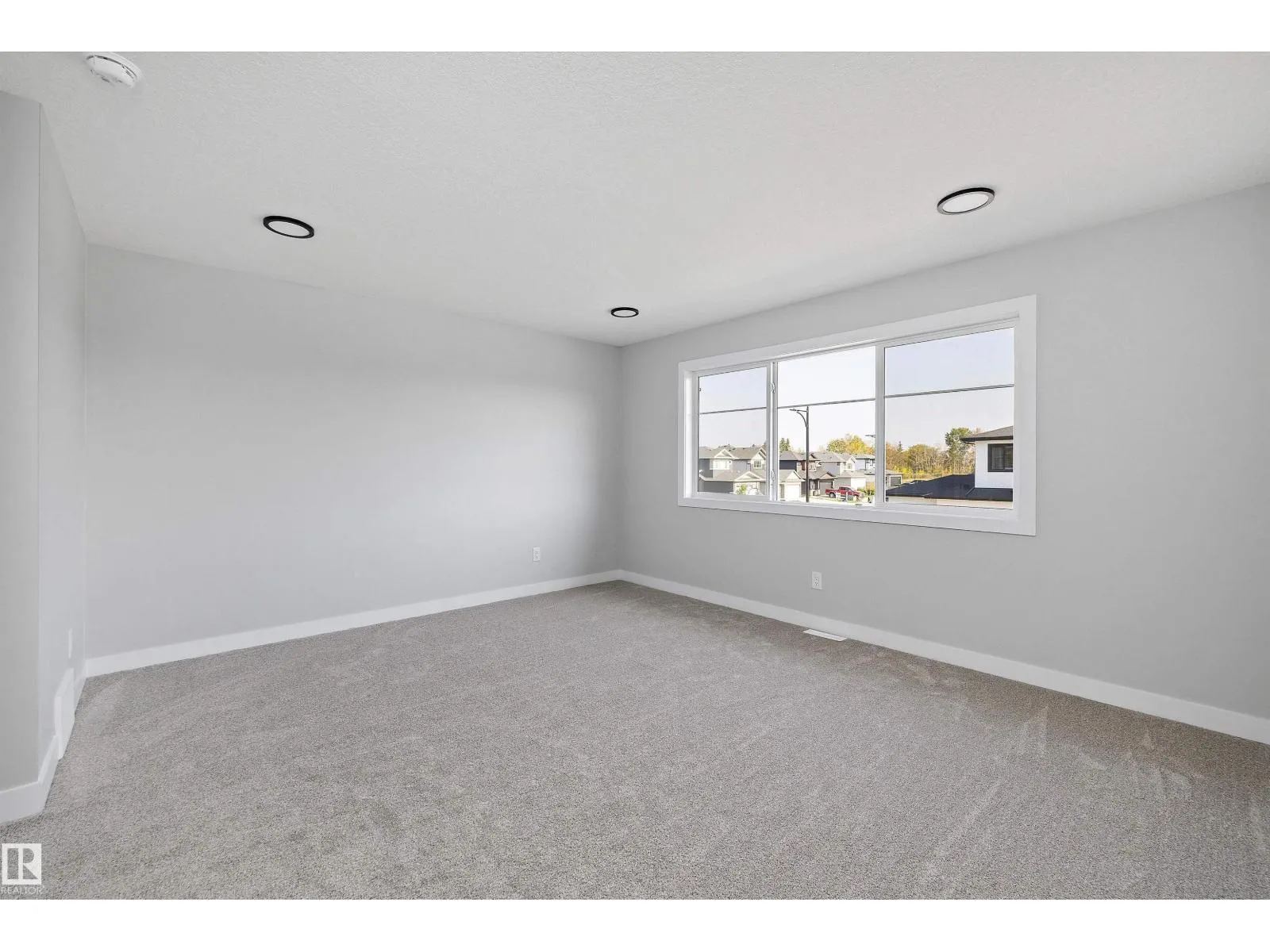 72 MAPLE CR