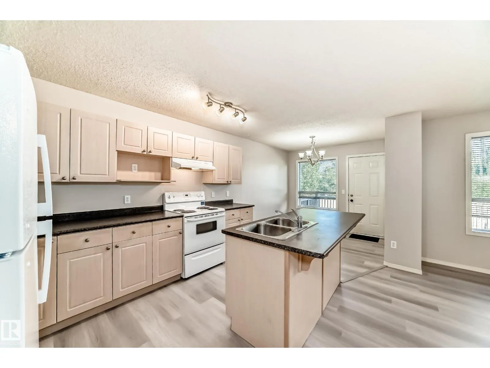 11 Graywood TC