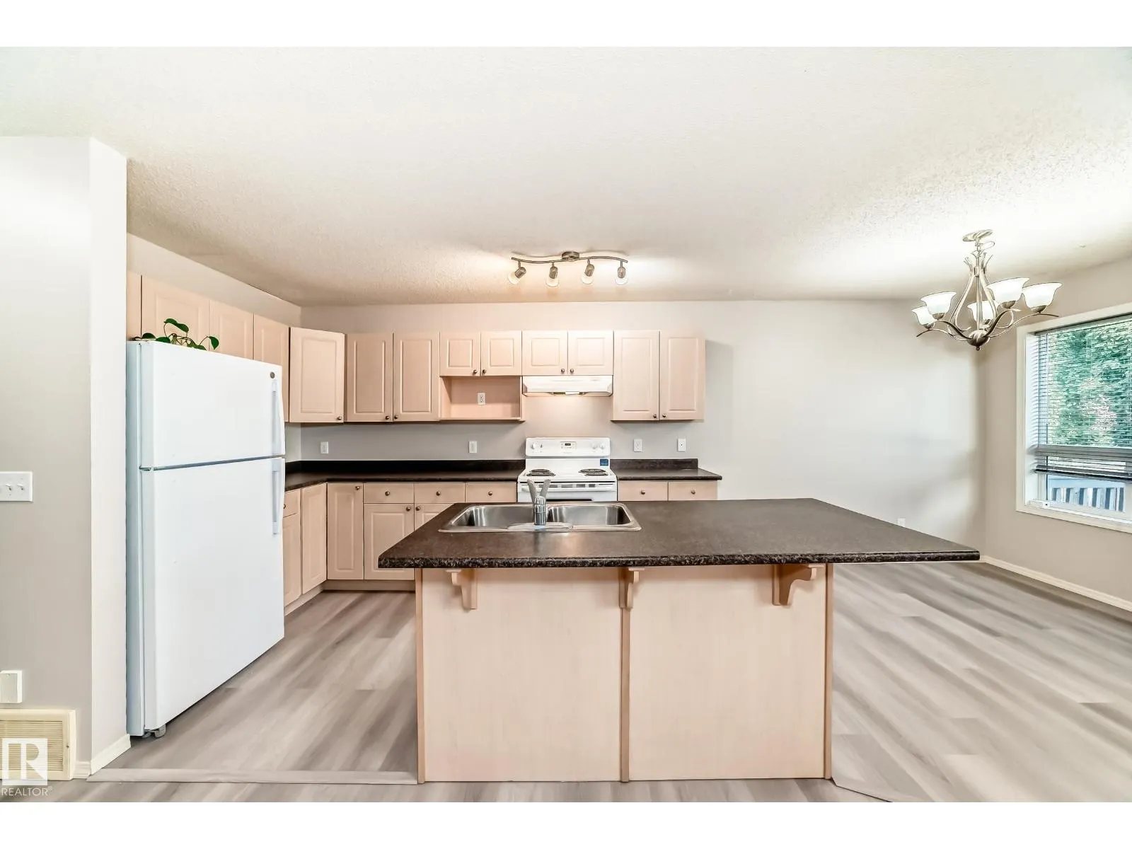11 Graywood TC
