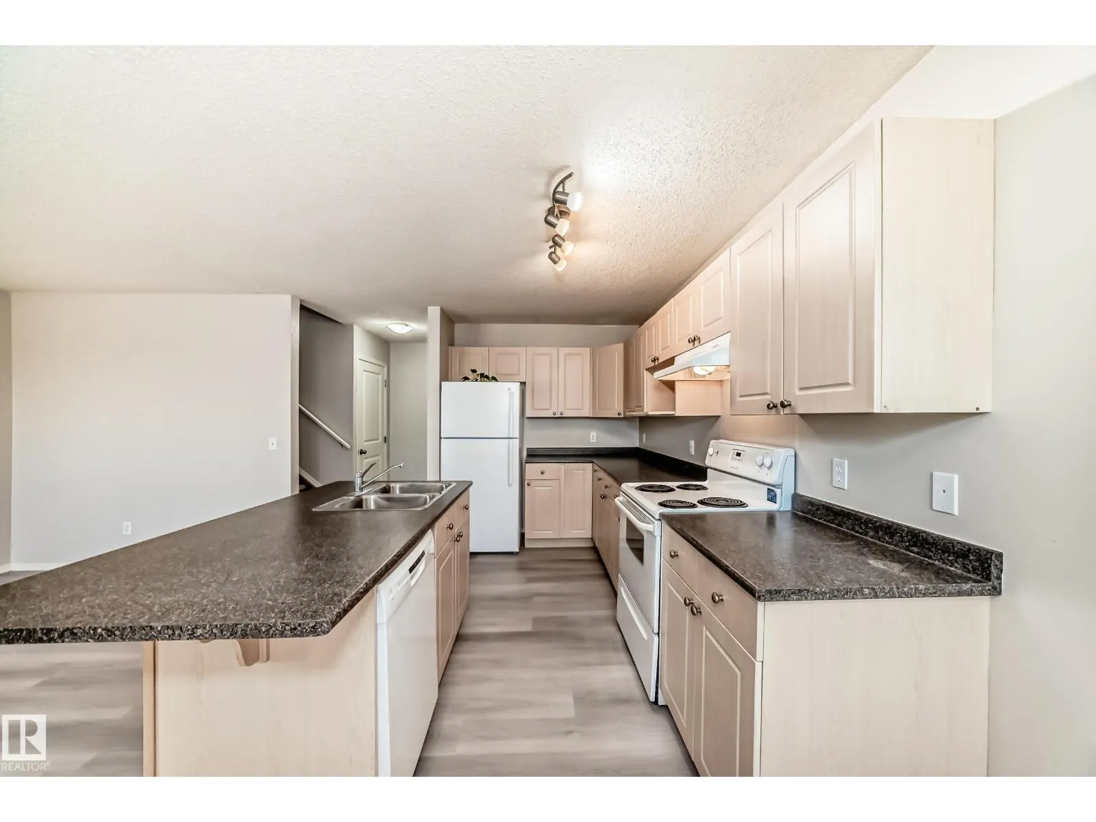 11 Graywood TC
