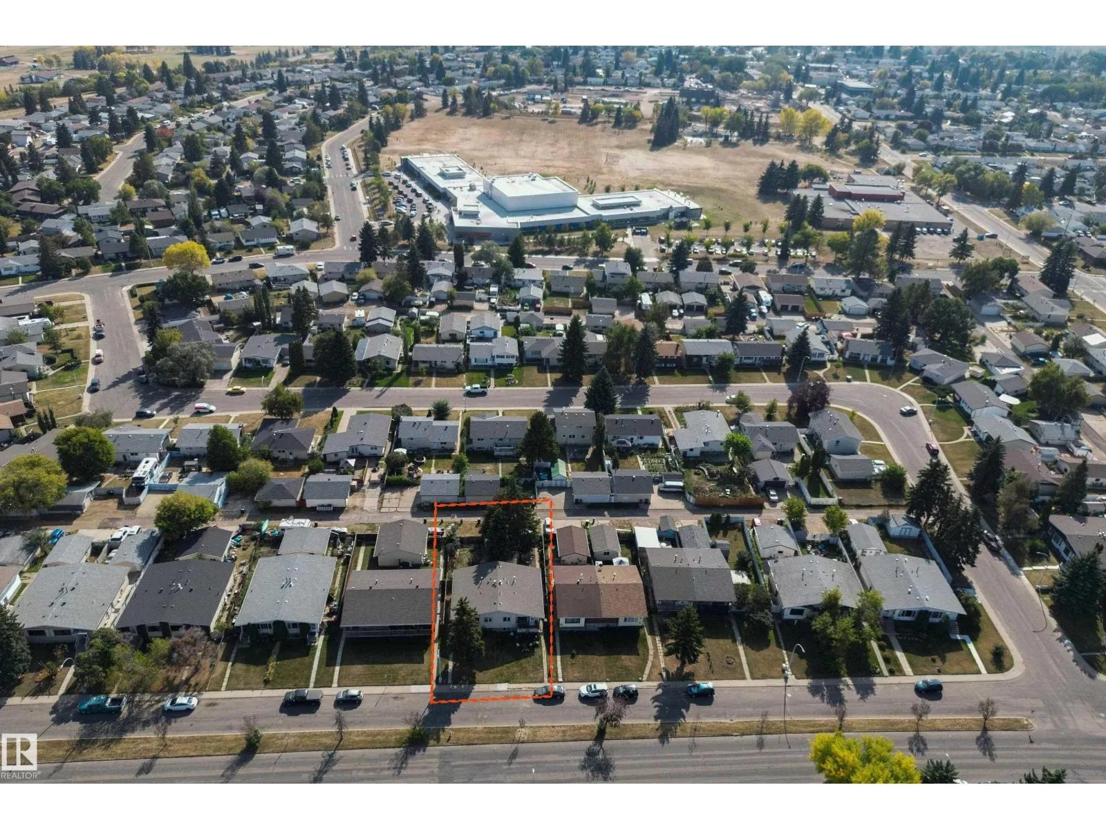 3119-3121 113 AV NW