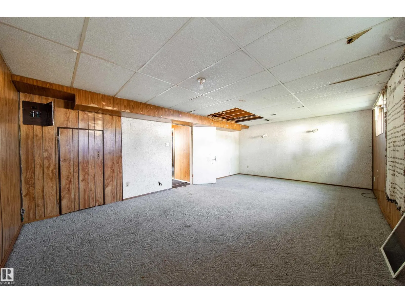 3119-3121 113 AV NW