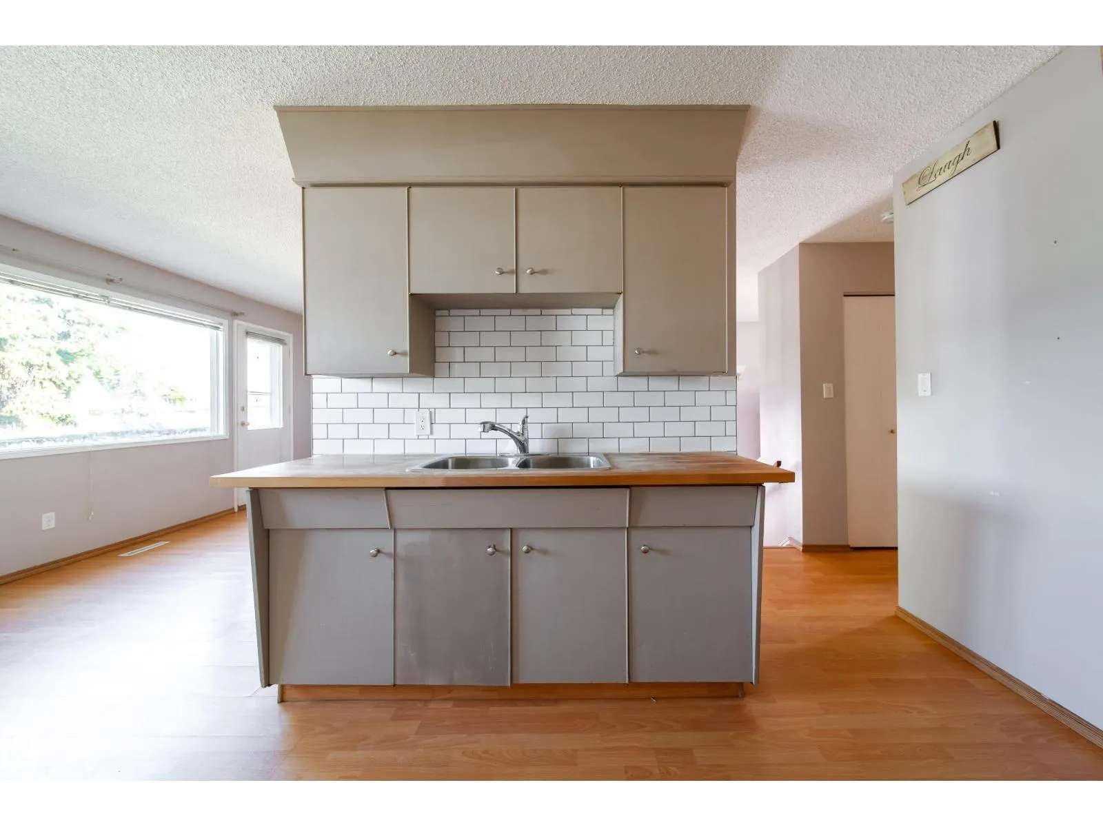 3119-3121 113 AV NW