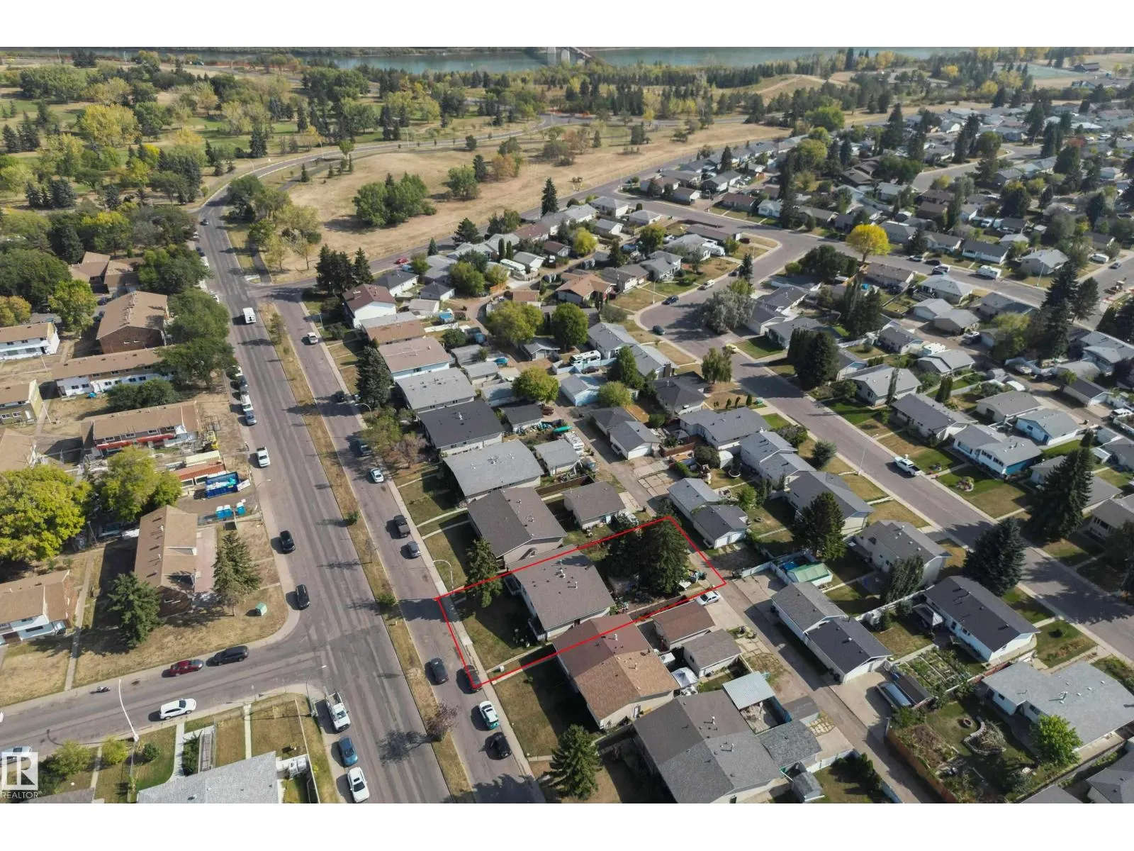 3119-3121 113 AV NW