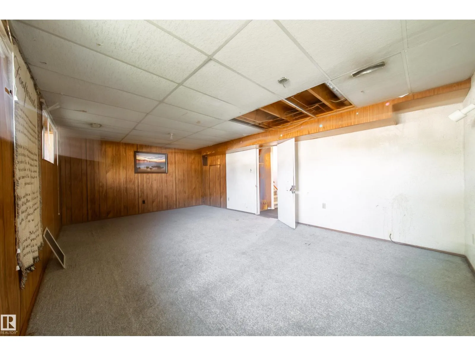 3119-3121 113 AV NW