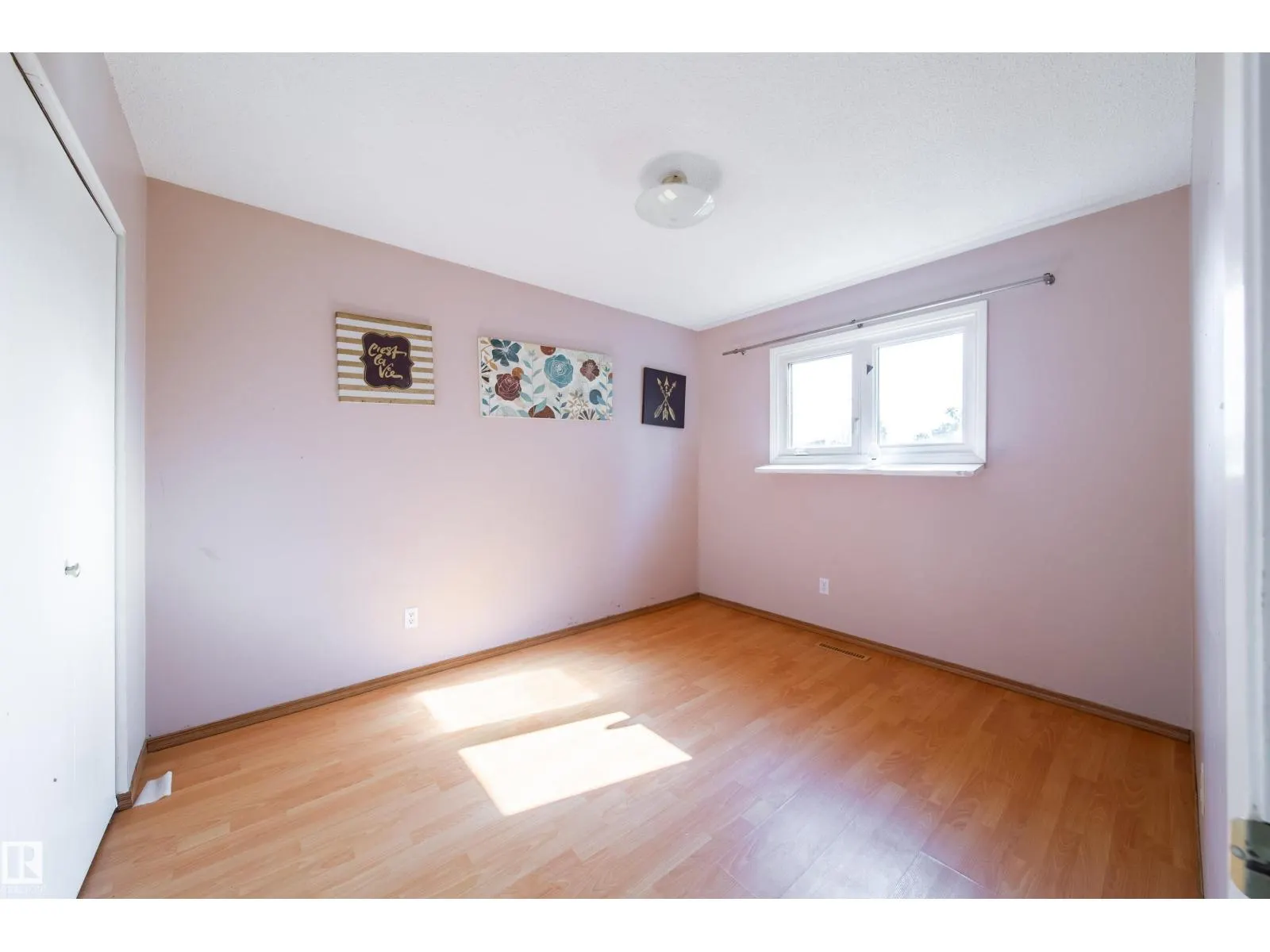 3119-3121 113 AV NW