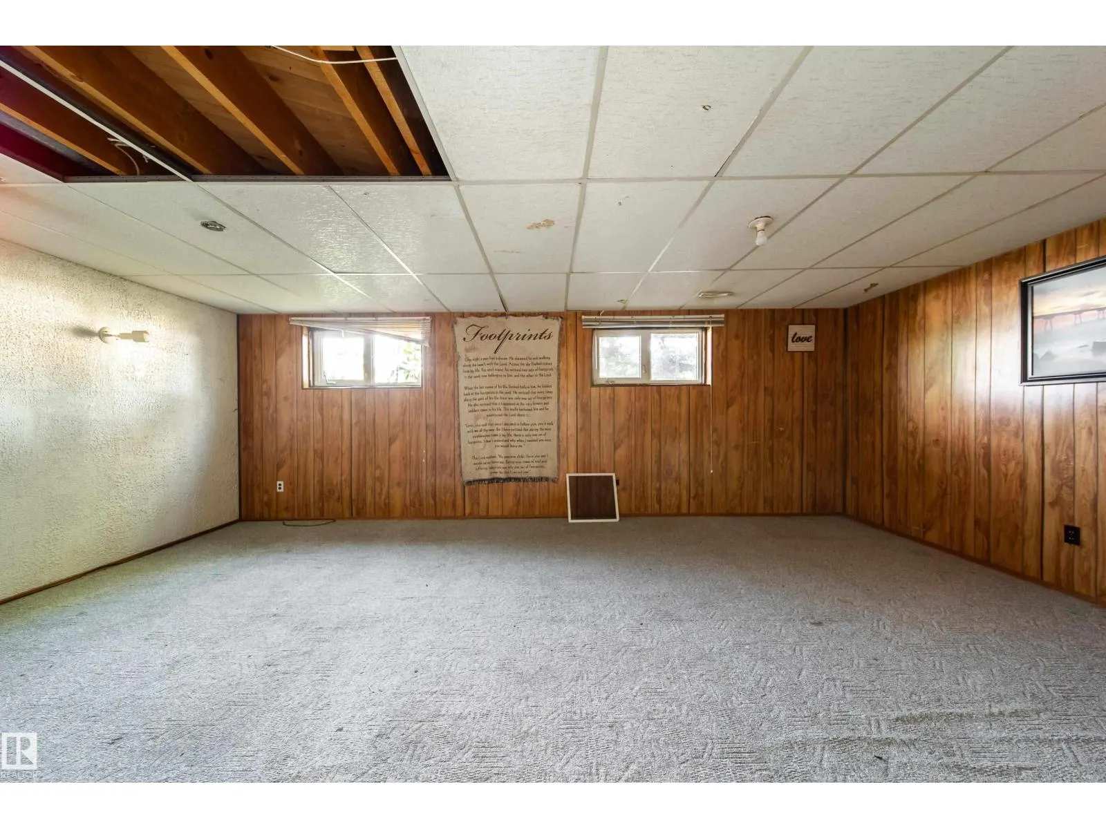 3119-3121 113 AV NW