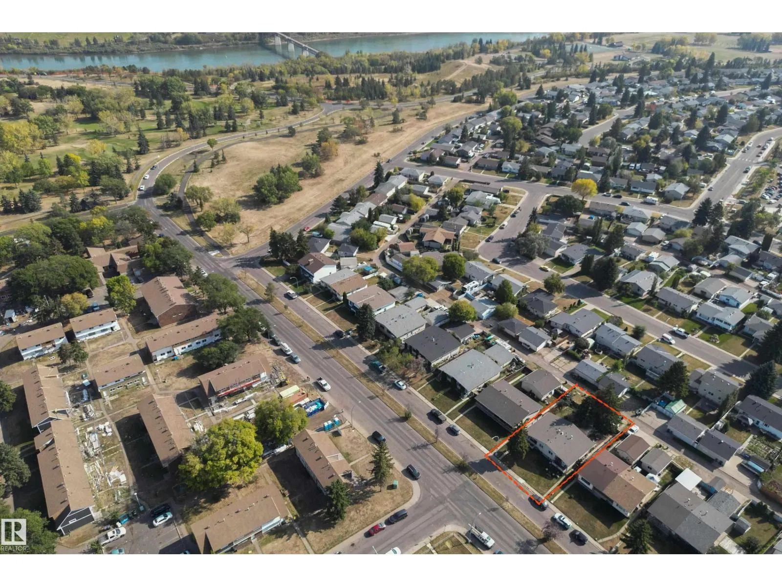 3119-3121 113 AV NW