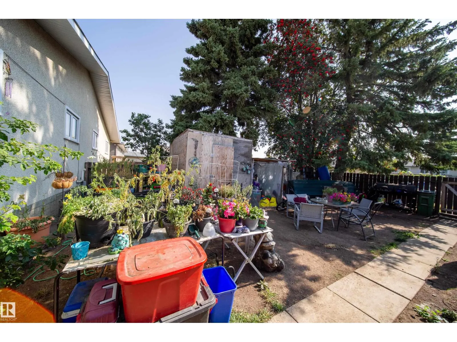 3119-3121 113 AV NW
