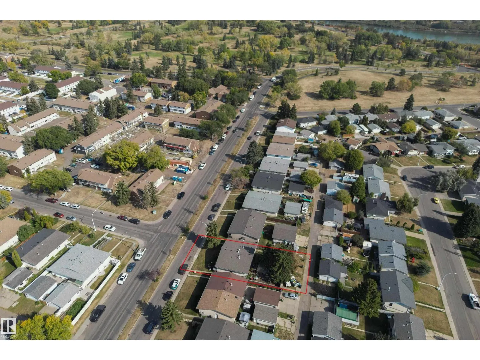3119-3121 113 AV NW
