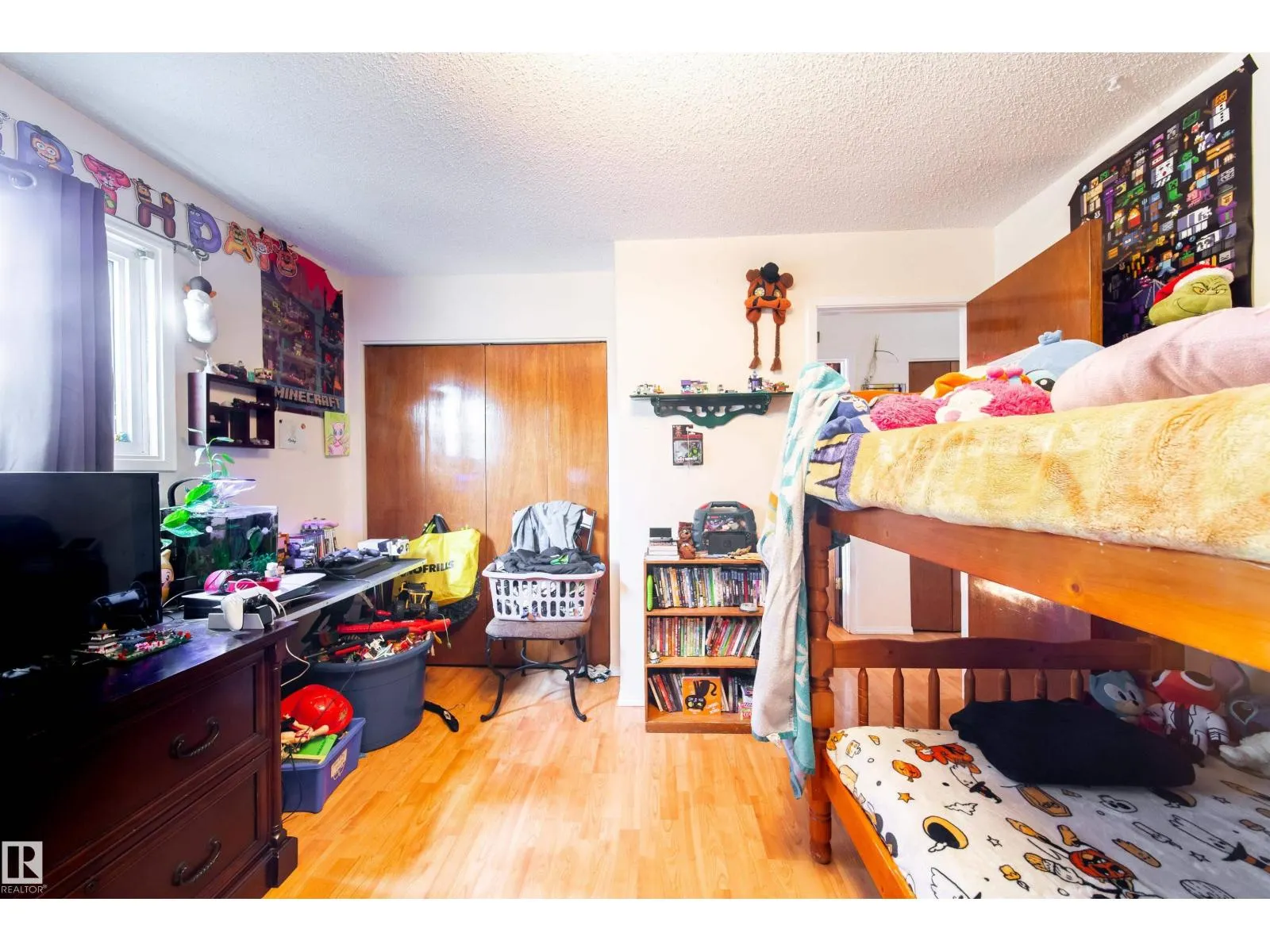 3119-3121 113 AV NW