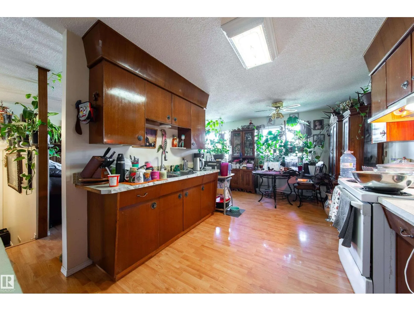 3119-3121 113 AV NW