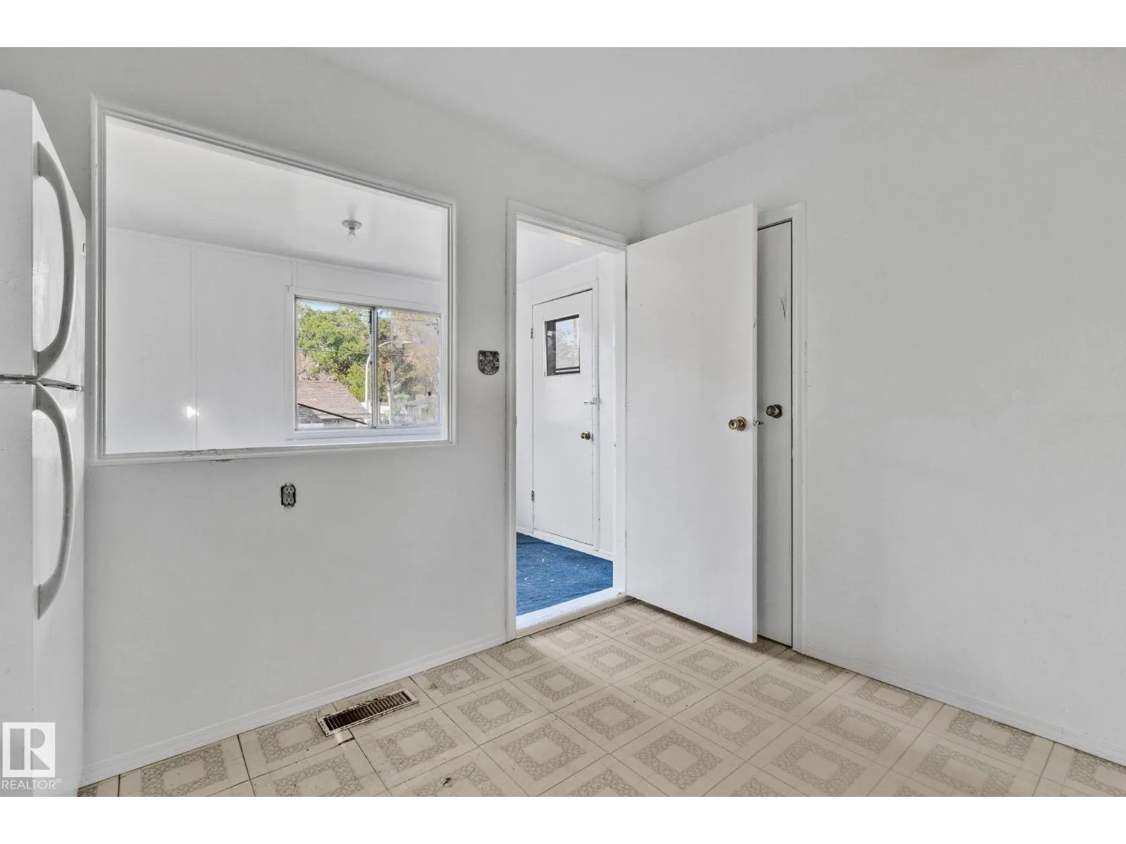 12350 82 ST NW