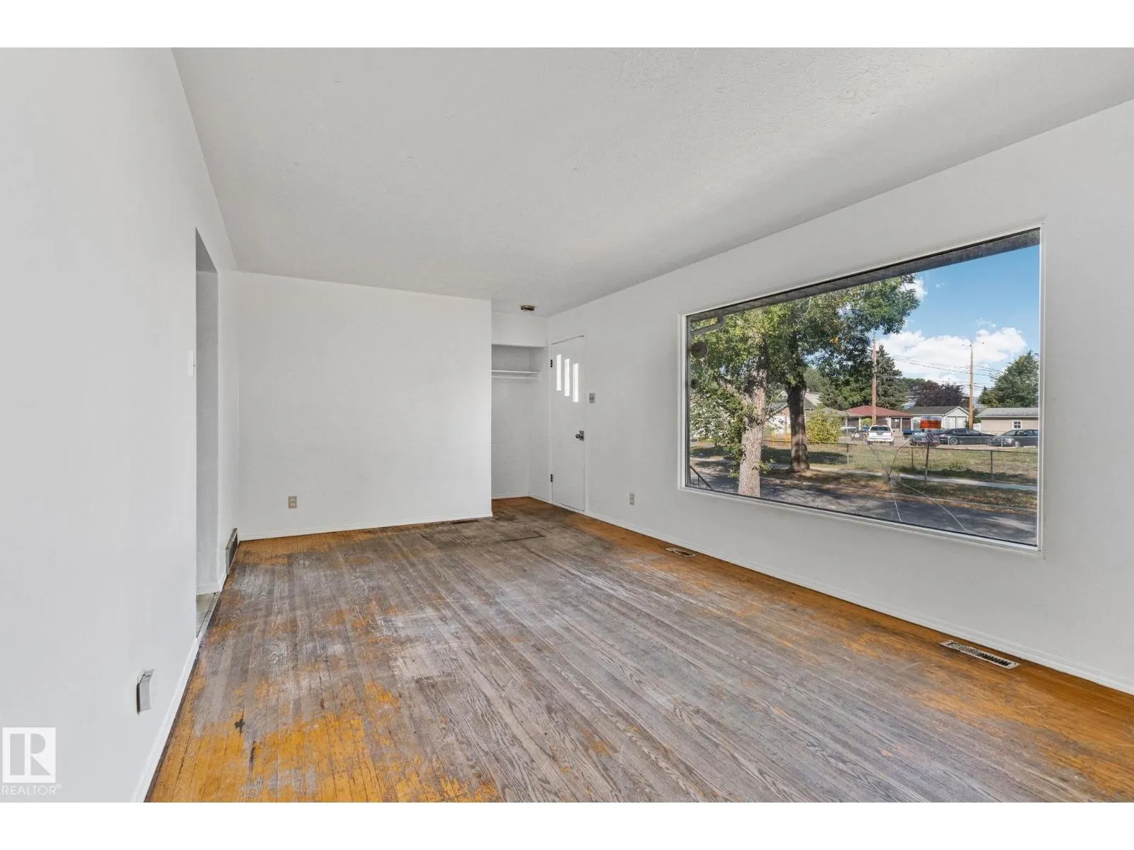 12350 82 ST NW