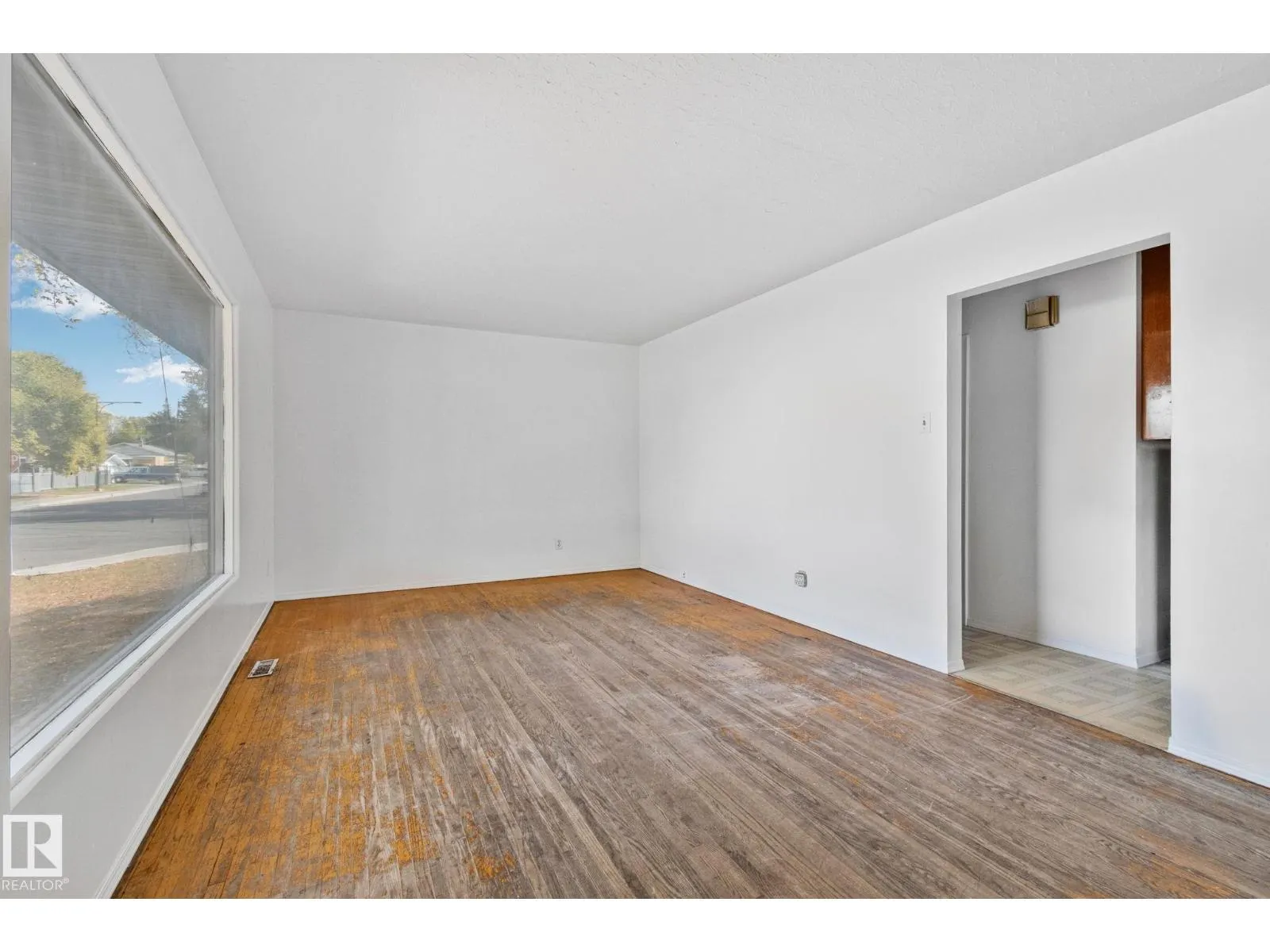 12350 82 ST NW