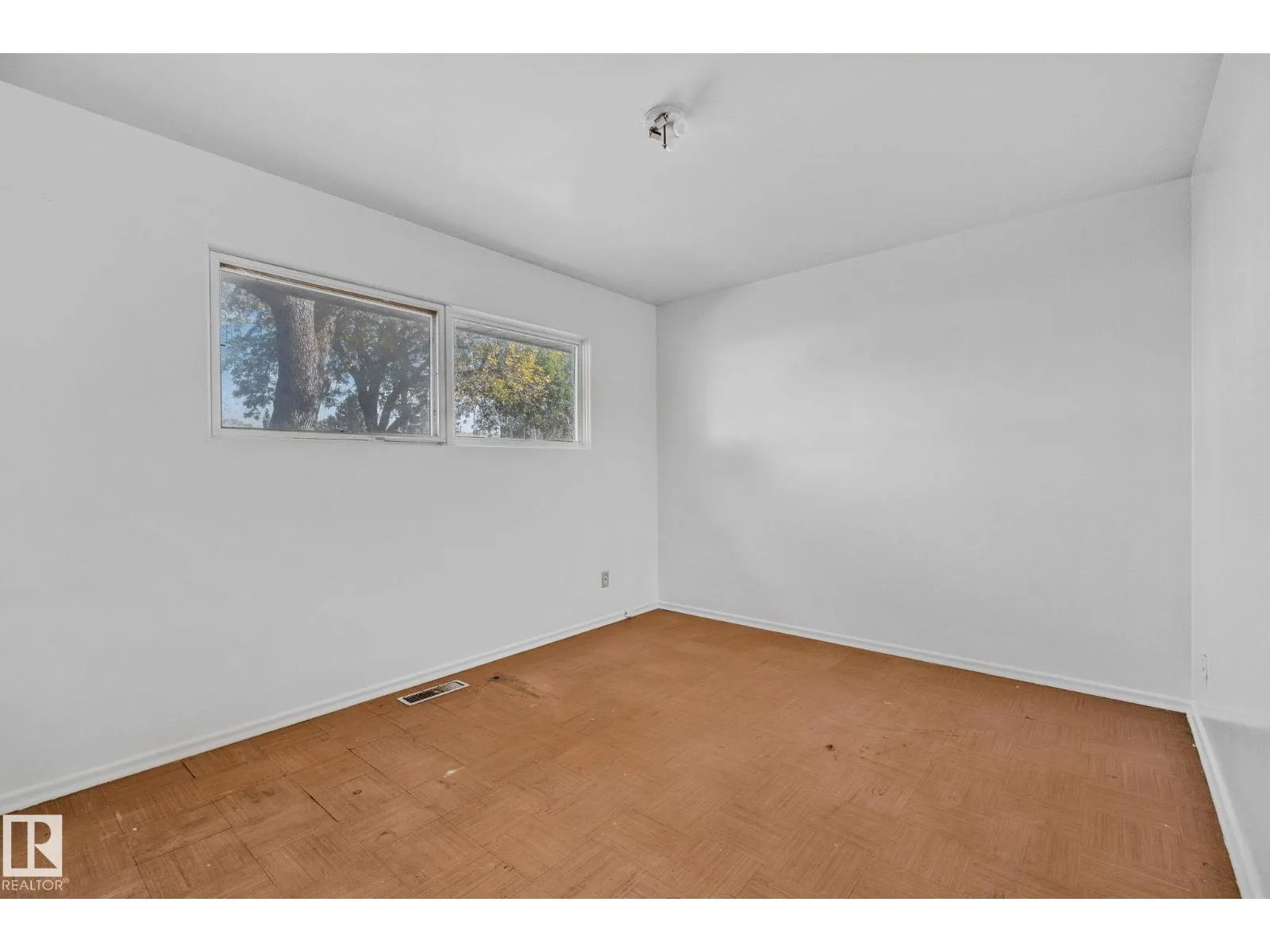 12350 82 ST NW