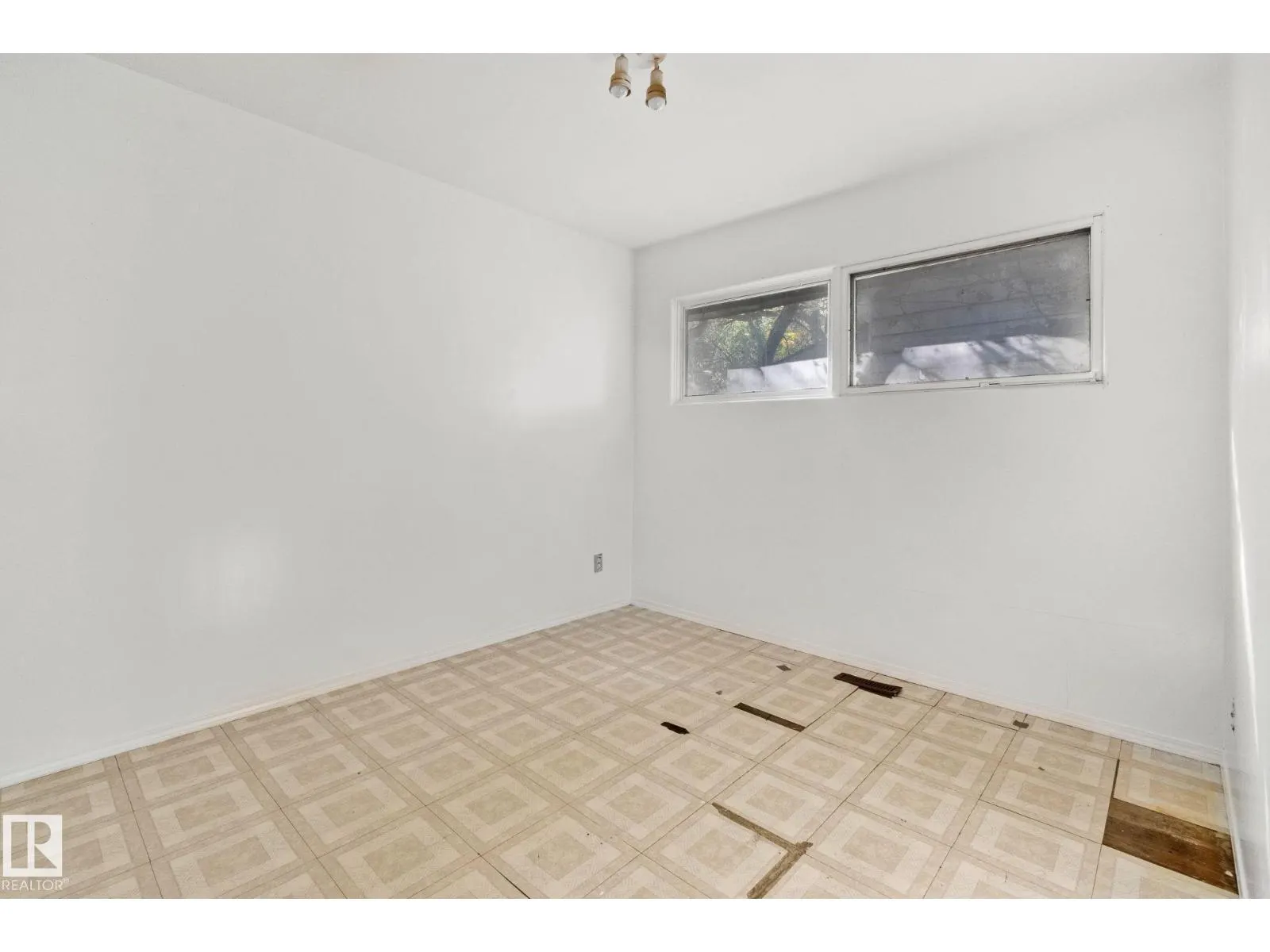 12350 82 ST NW