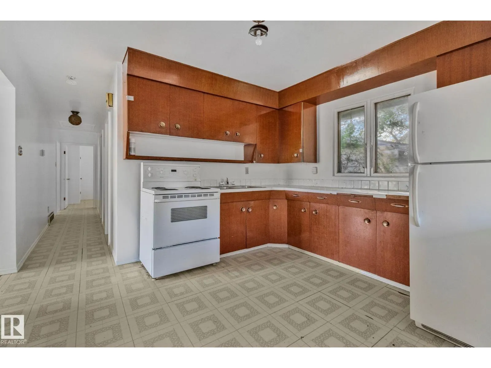 12350 82 ST NW