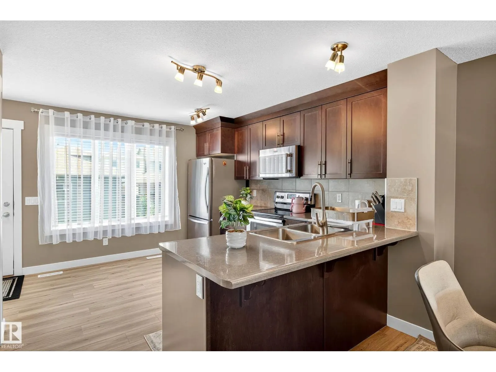 7327 EDGEMONT WY NW