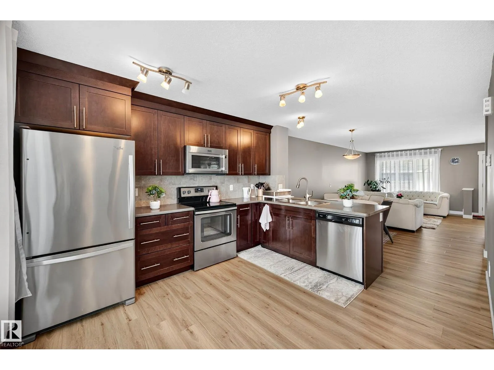7327 EDGEMONT WY NW