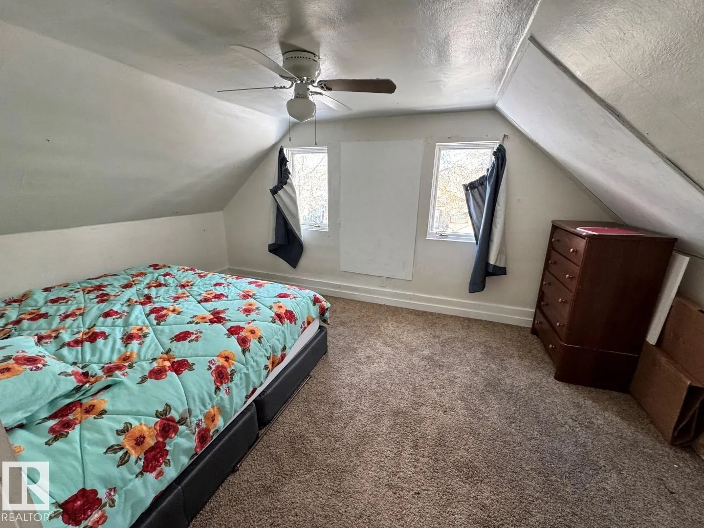 11928 68 ST NW