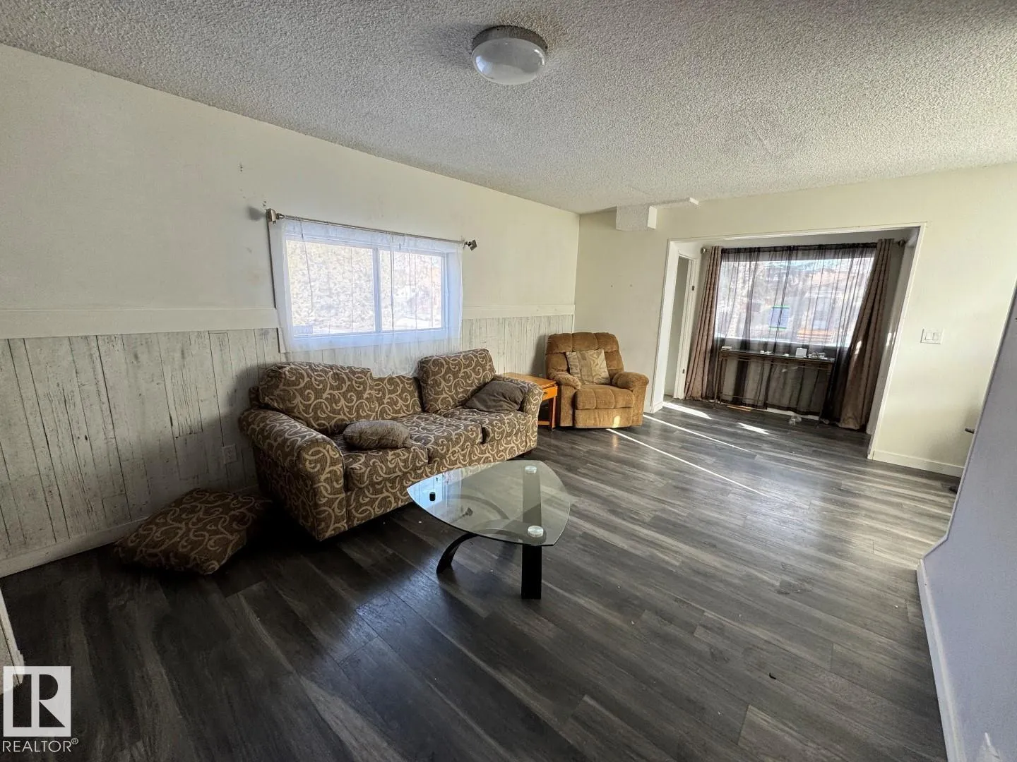 11928 68 ST NW