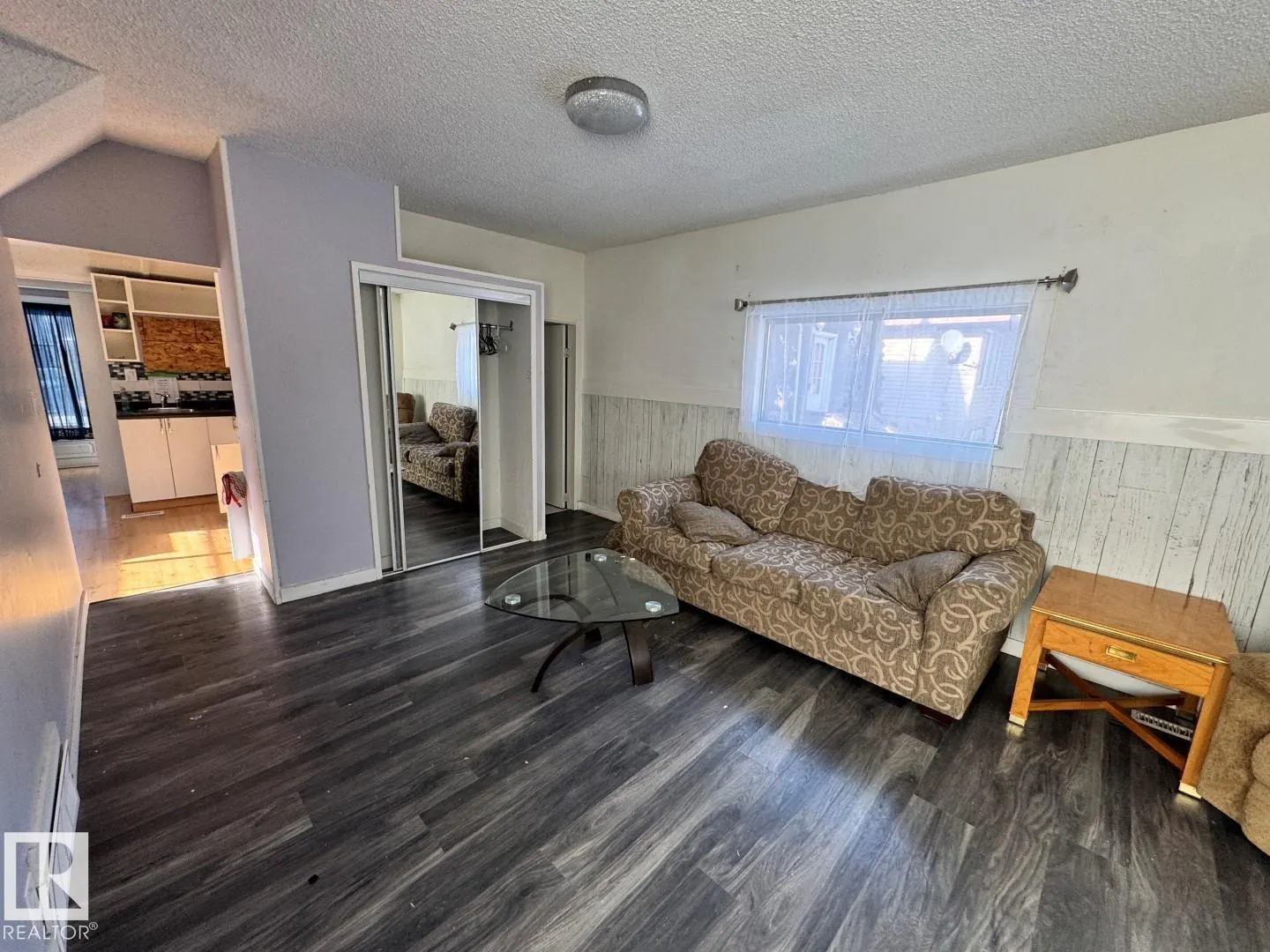 11928 68 ST NW